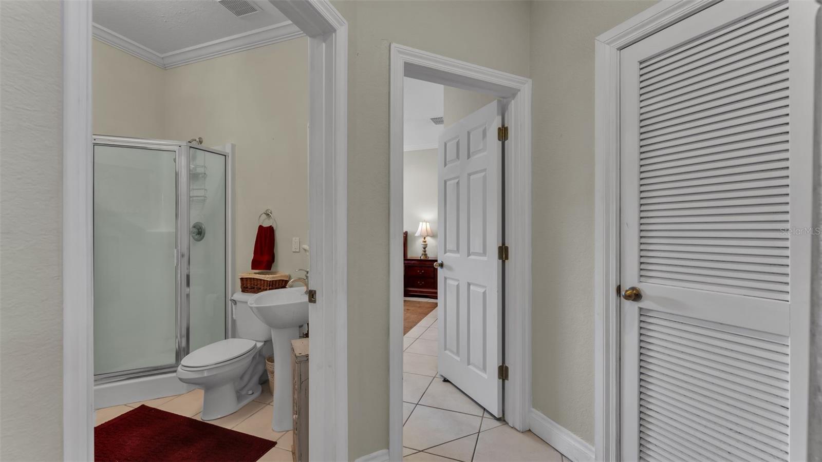 Image 26 of 45 For 6760 Englelake Drive