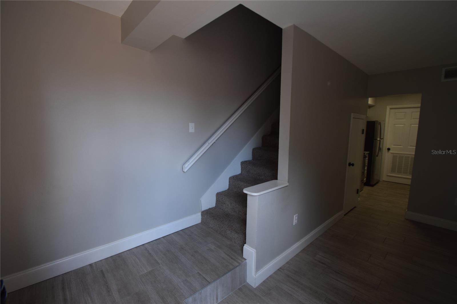 Image 12 of 16 For 945 Castle Way 945