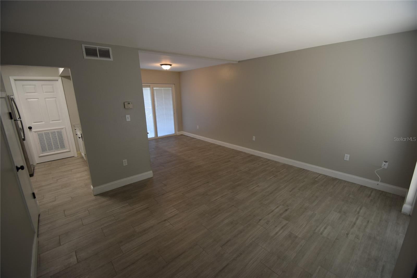 Image 13 of 16 For 945 Castle Way 945