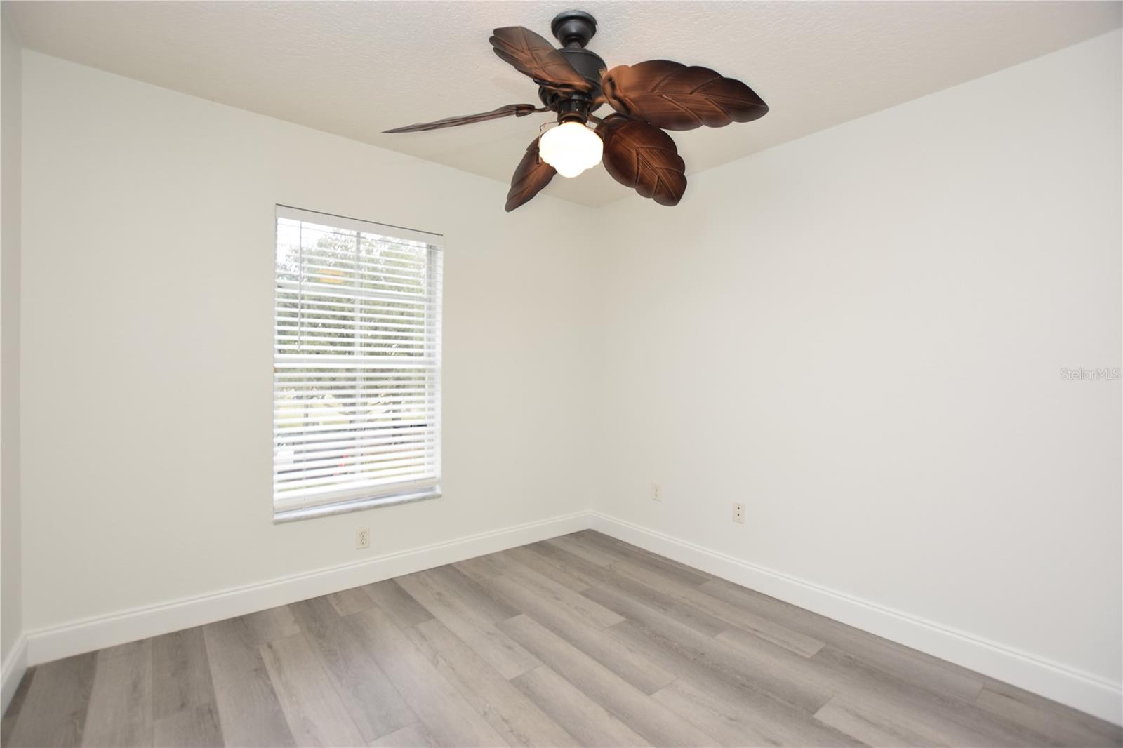 Image 34 of 37 For 5365 River Rock Road