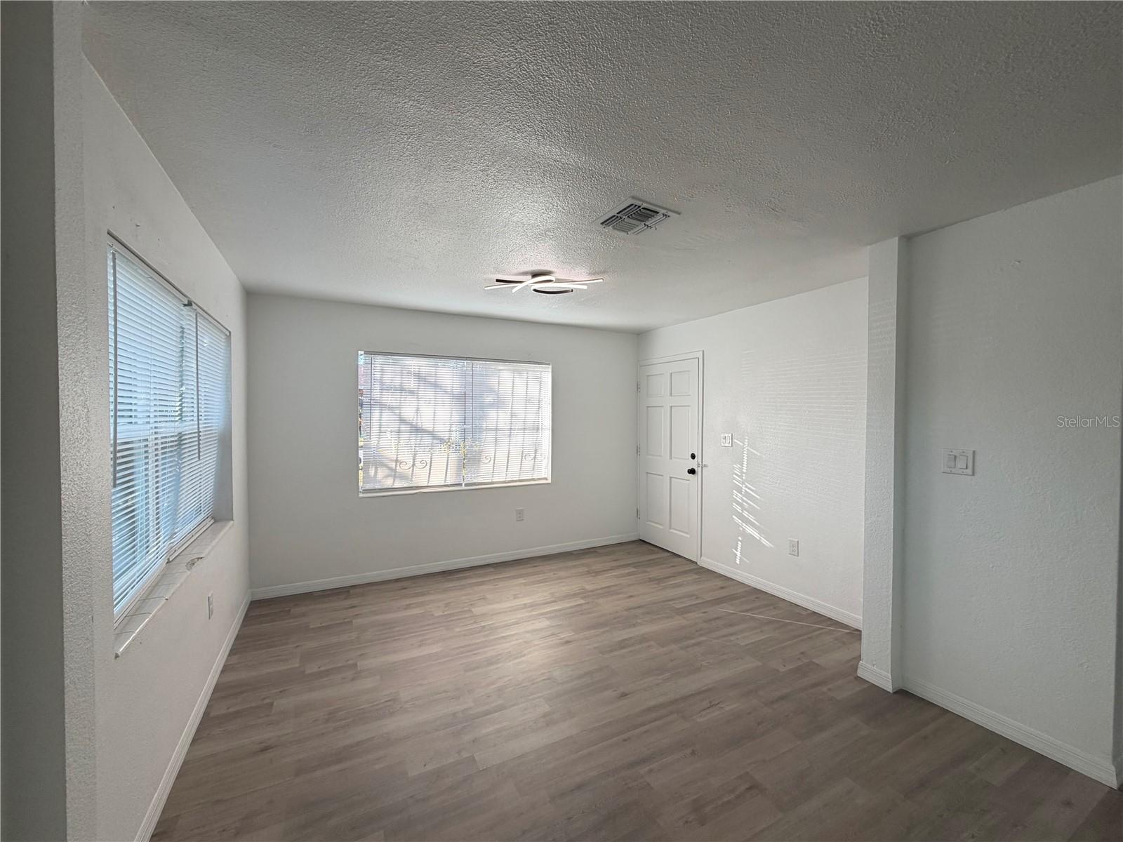 Image 9 of 25 For 1423 Webster Avenue