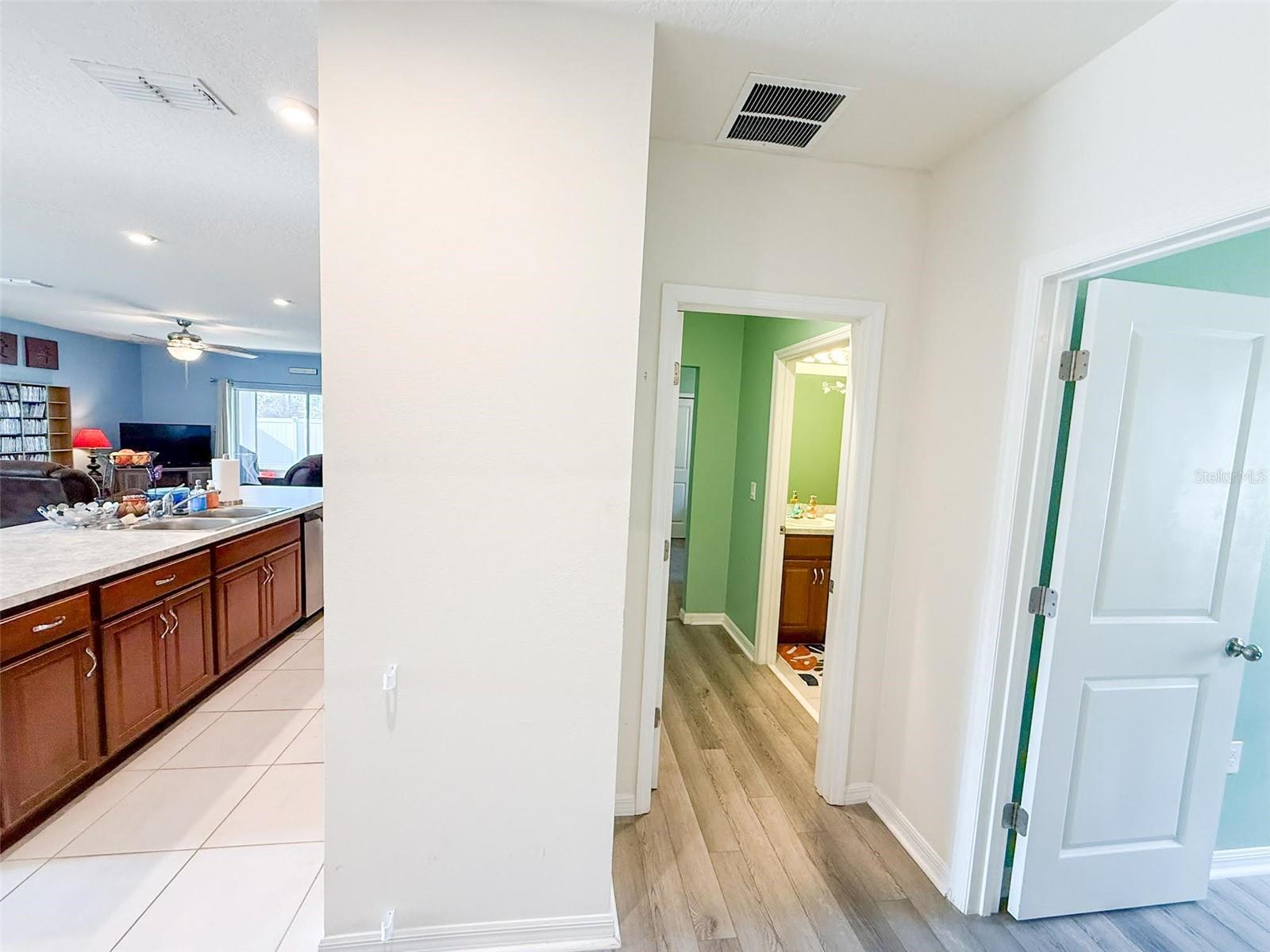 Image 22 of 79 For 141 Hamlet Loop