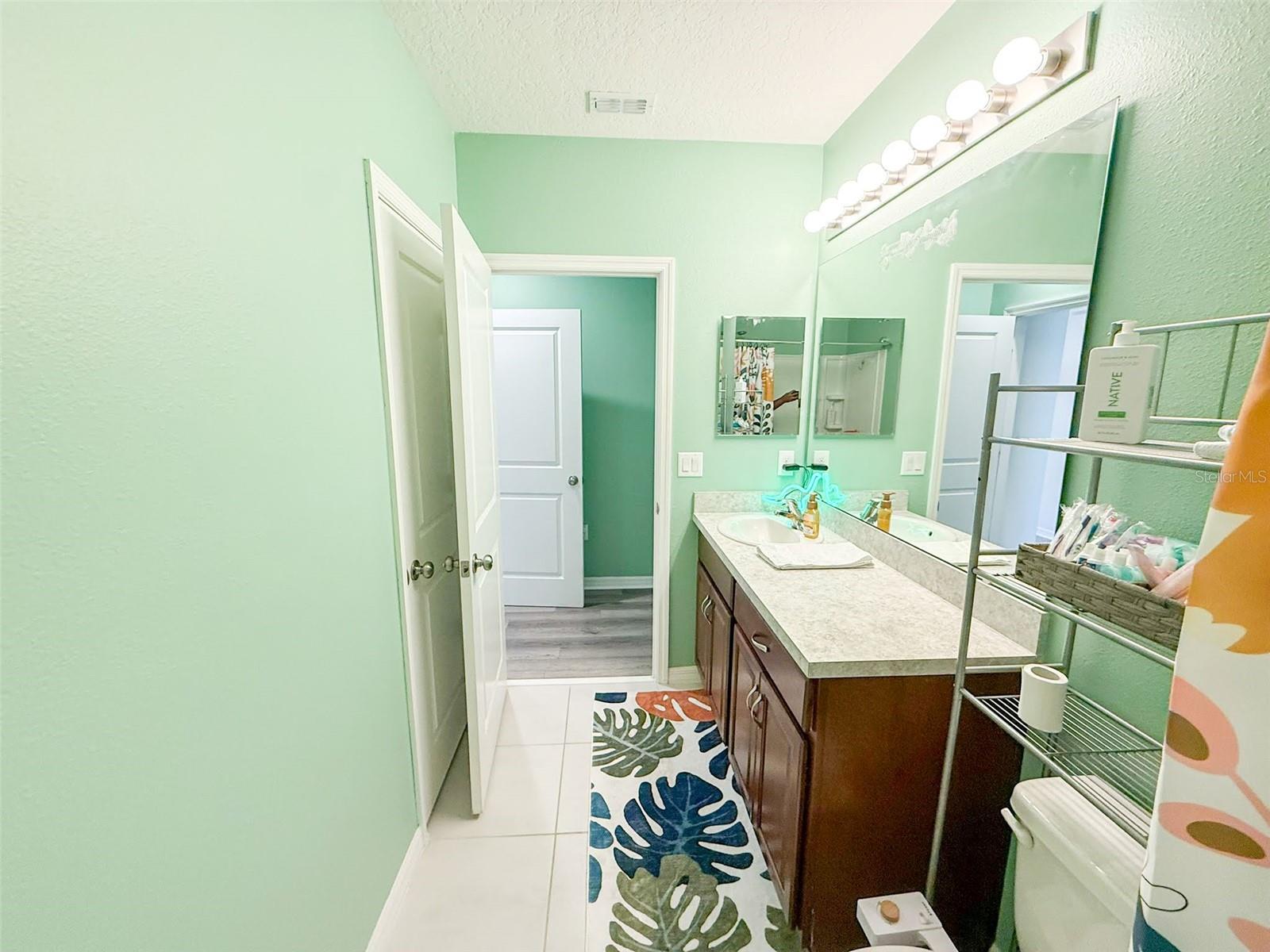 Image 26 of 79 For 141 Hamlet Loop