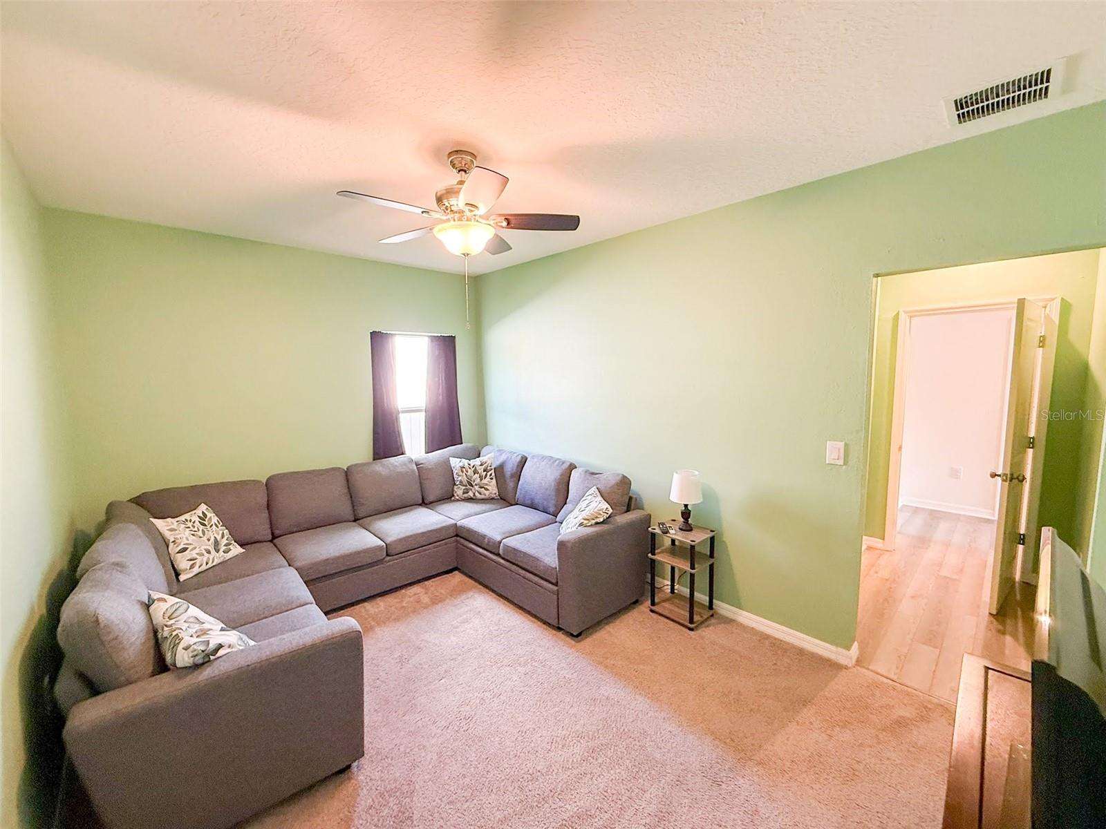 Image 28 of 79 For 141 Hamlet Loop