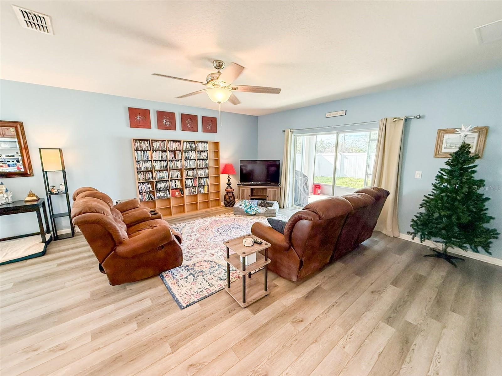 Image 31 of 79 For 141 Hamlet Loop