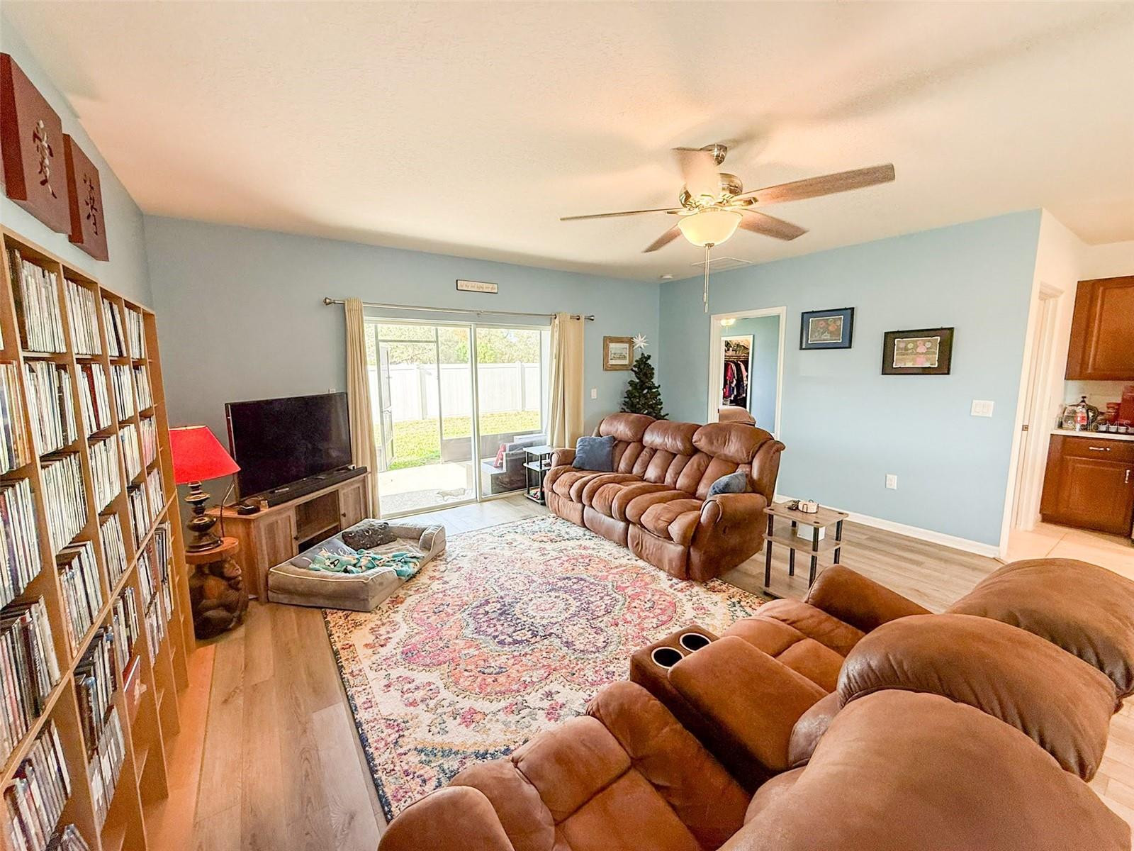 Image 32 of 79 For 141 Hamlet Loop