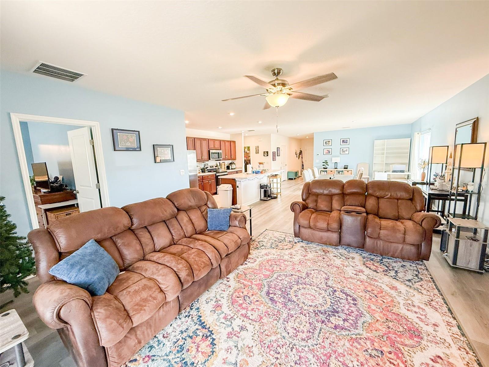 Image 33 of 79 For 141 Hamlet Loop