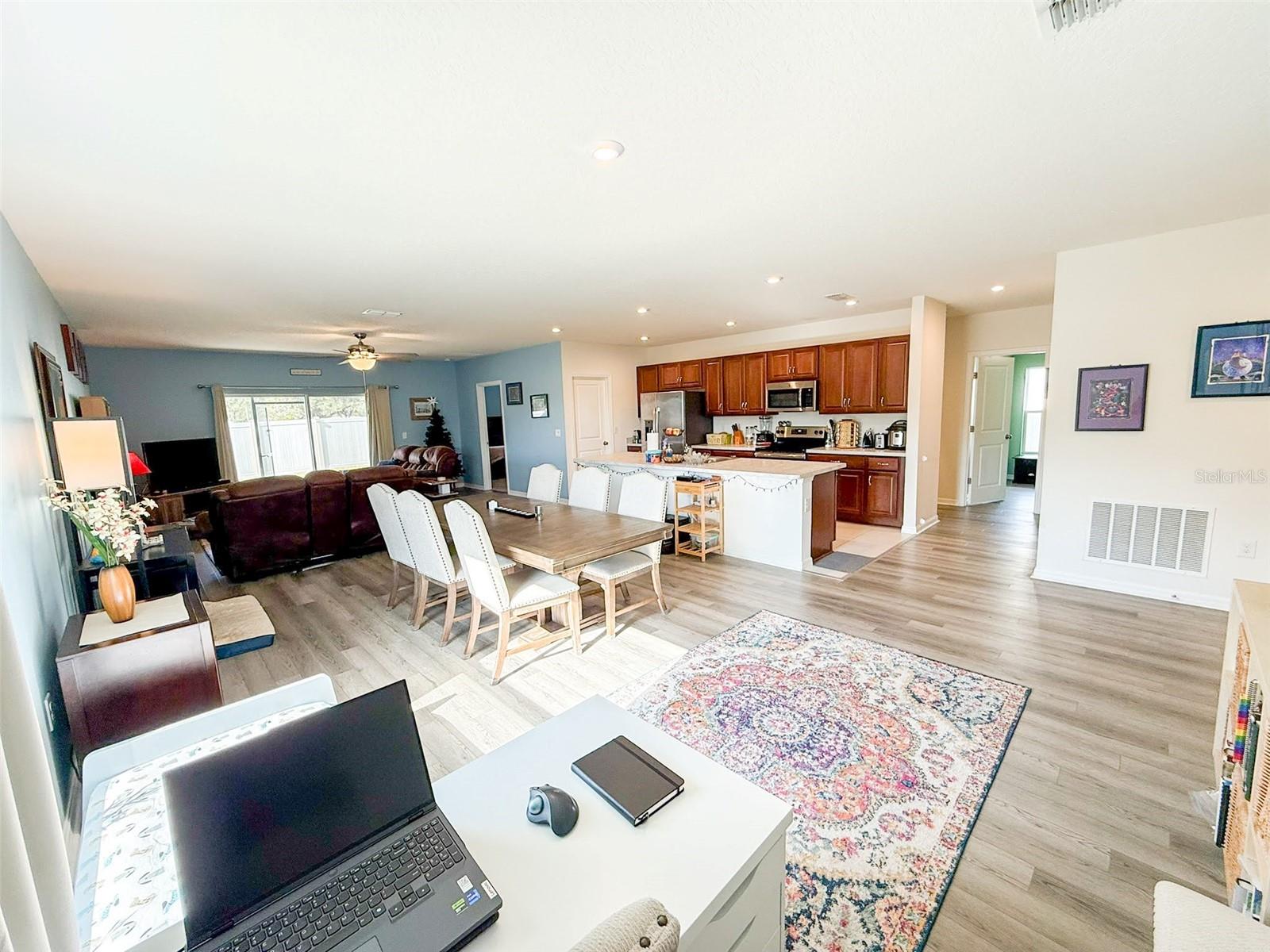 Image 7 of 79 For 141 Hamlet Loop