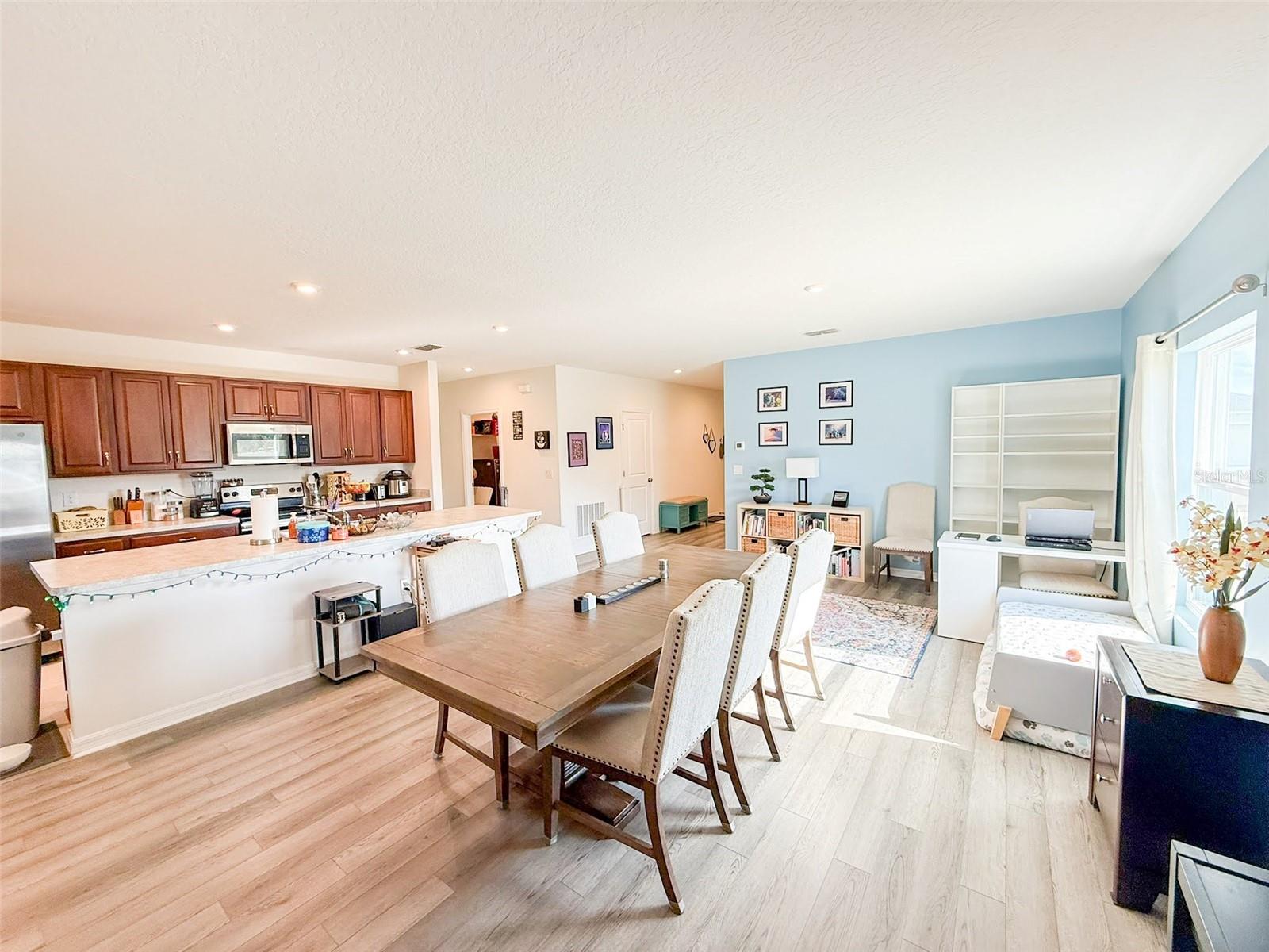 Image 8 of 79 For 141 Hamlet Loop