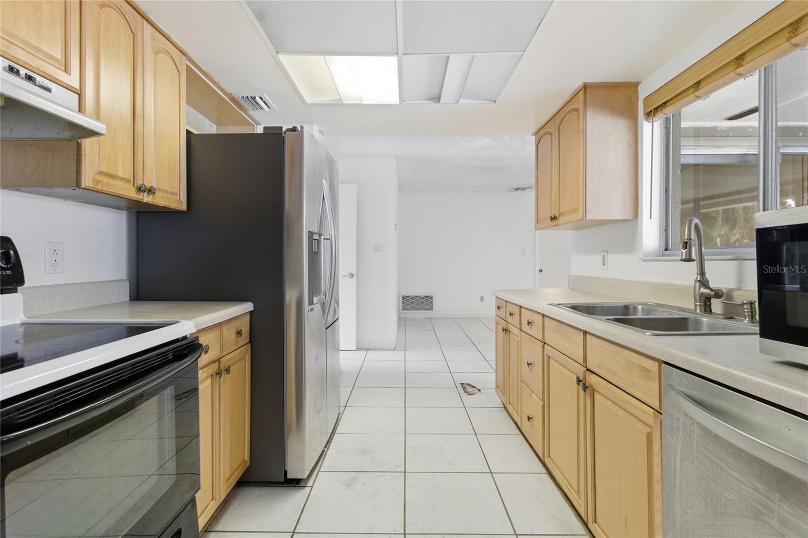 Image 12 of 39 For 3024 Blown Feather Lane