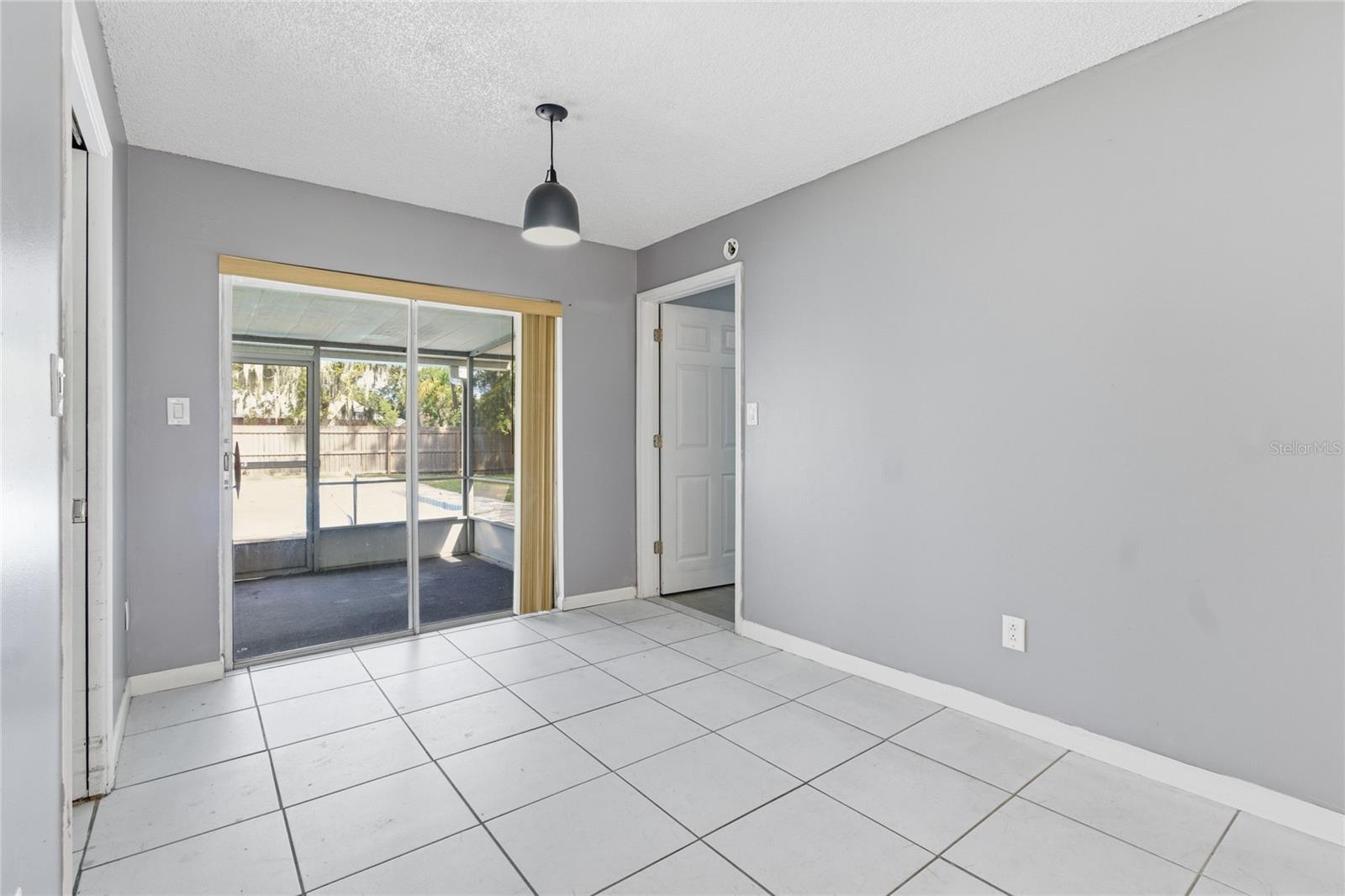 Image 9 of 39 For 3024 Blown Feather Lane