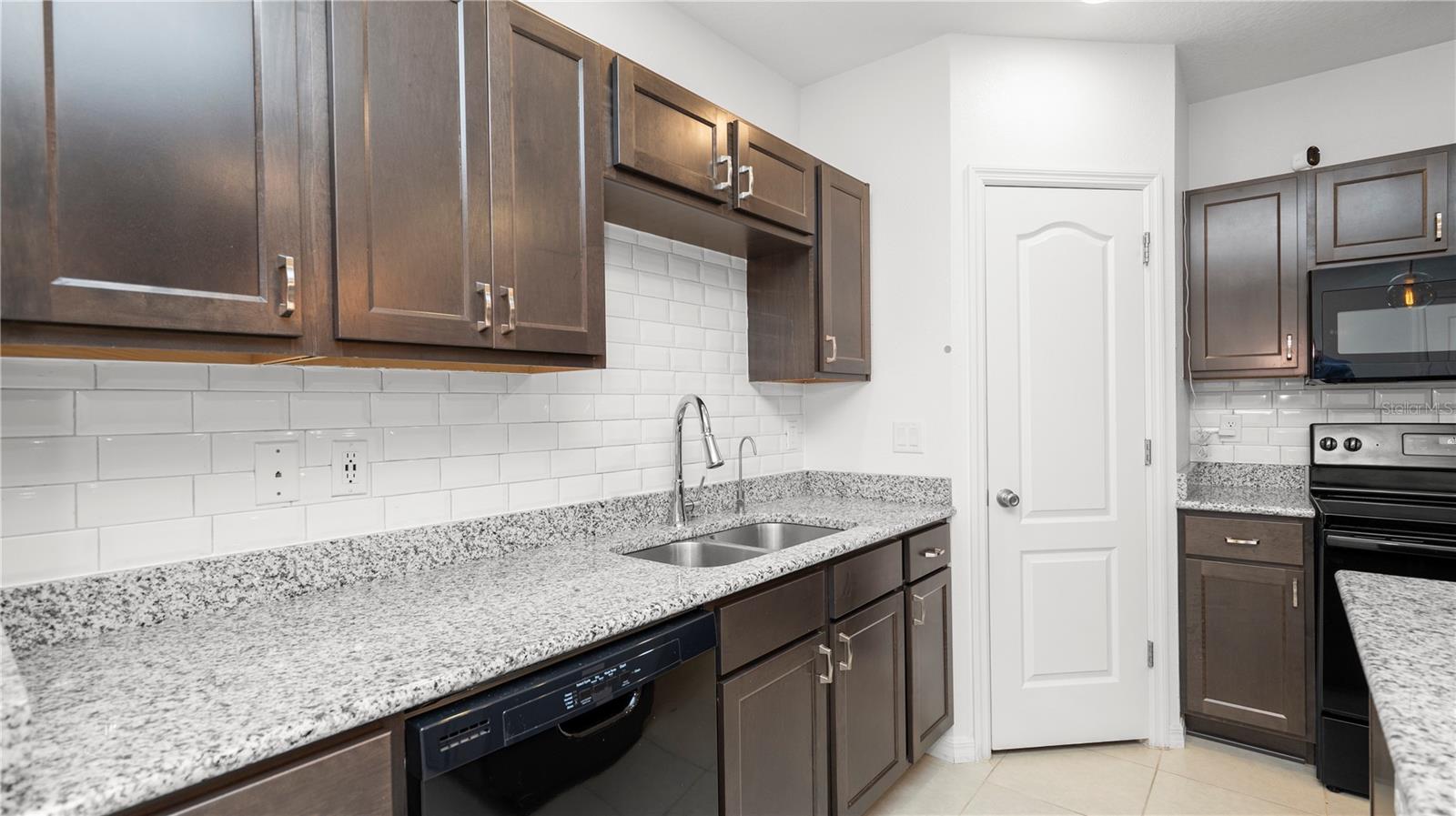 Image 12 of 44 For 3857 Hampstead Lane