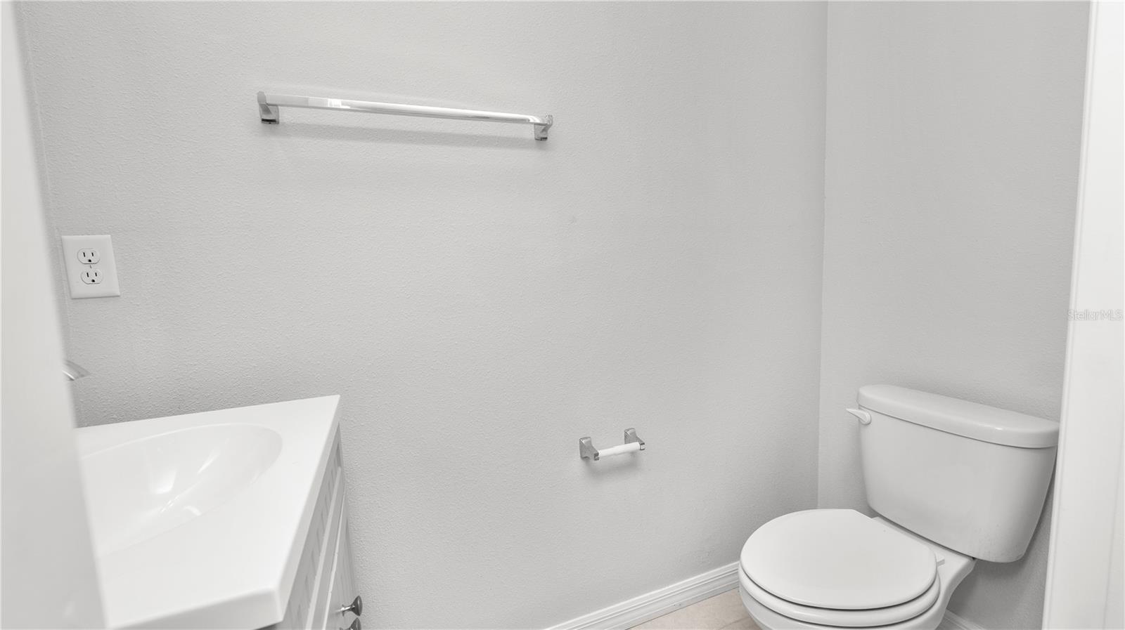 Image 19 of 44 For 3857 Hampstead Lane