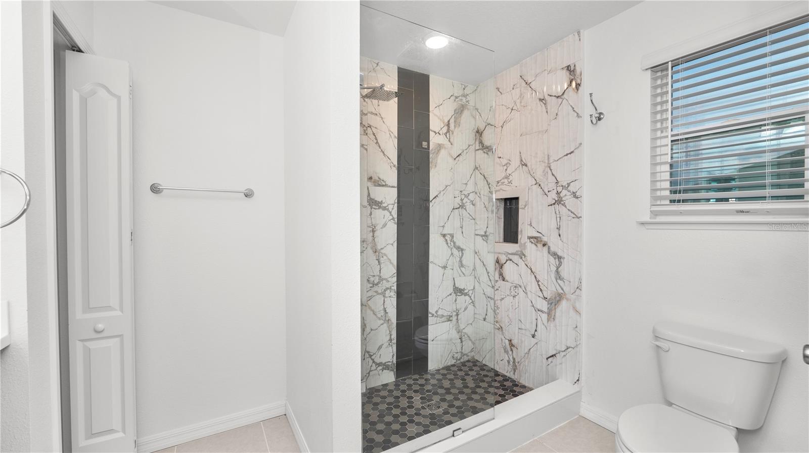 Image 32 of 44 For 3857 Hampstead Lane