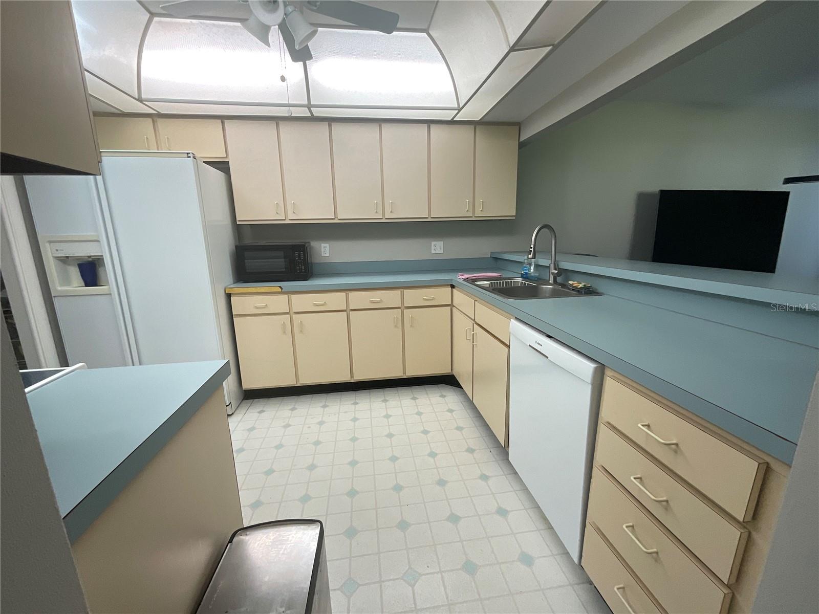 Image 10 of 32 For 6585 Trail Ridge Drive 6585