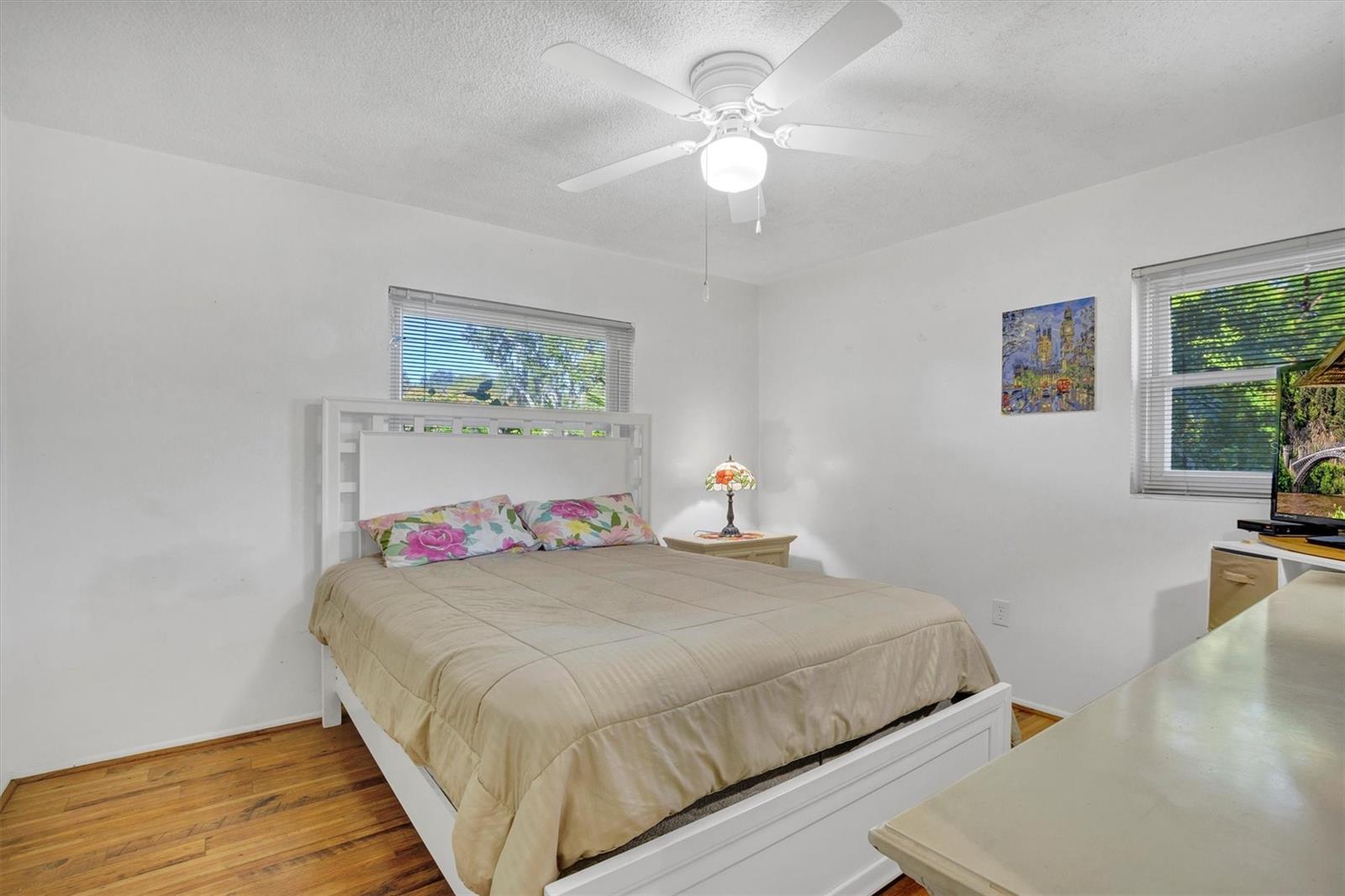 Image 21 of 41 For 105 Owen Circle S