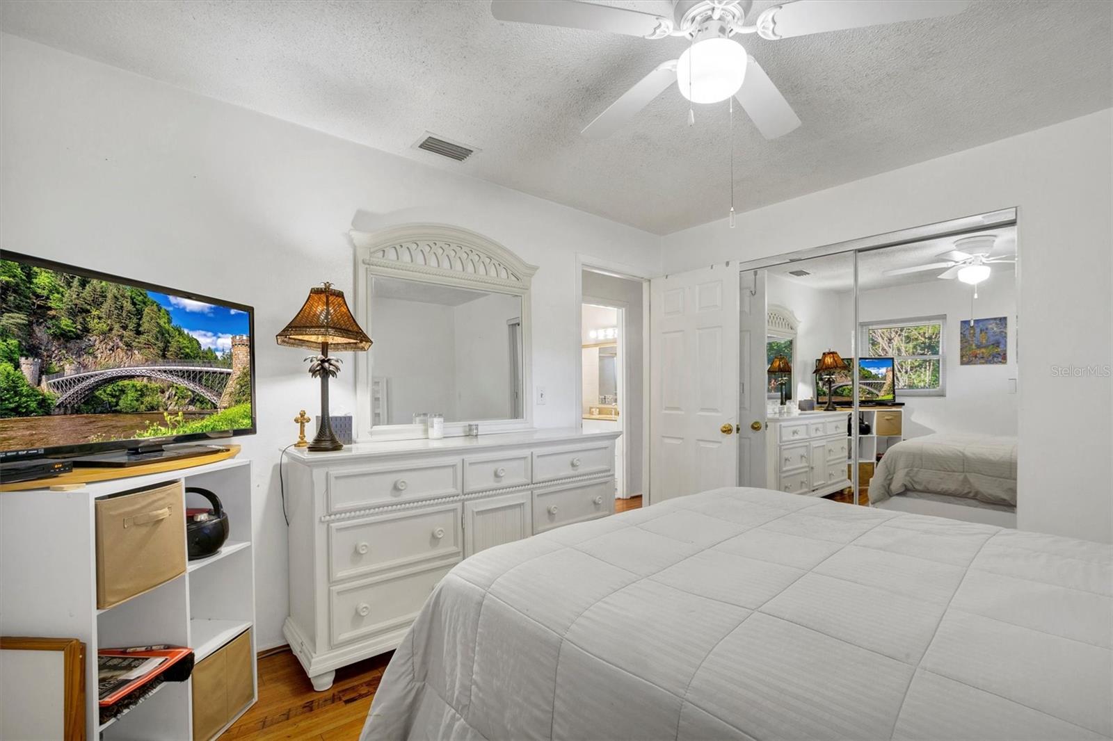 Image 22 of 41 For 105 Owen Circle S