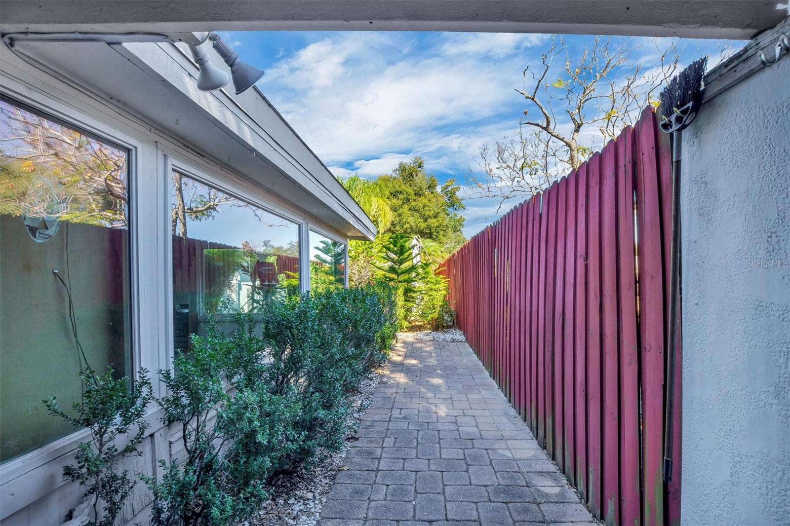 Image 31 of 41 For 105 Owen Circle S