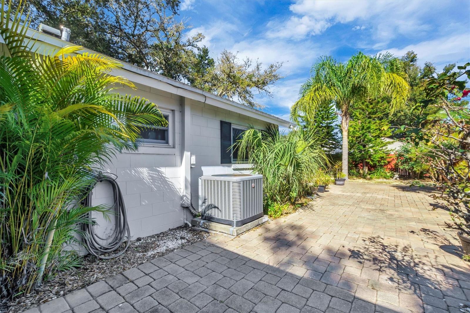 Image 32 of 41 For 105 Owen Circle S