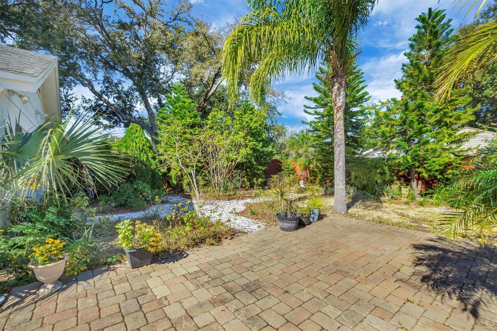 Image 33 of 41 For 105 Owen Circle S