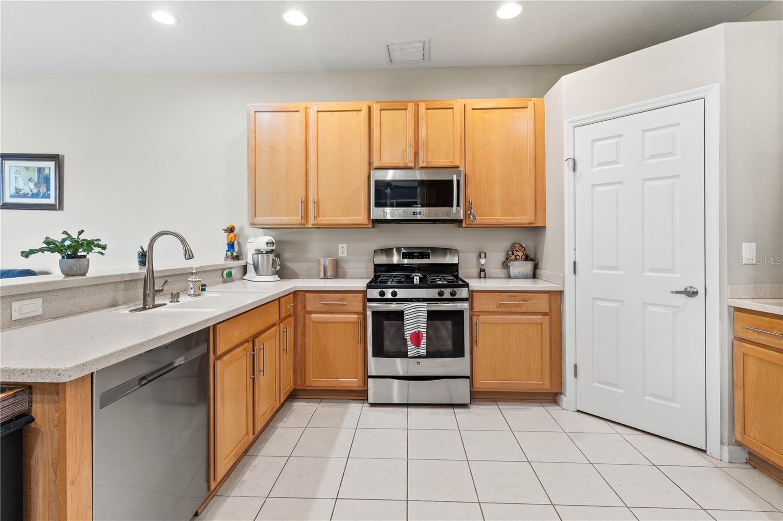 Image 12 of 50 For 4145 Whistlewood Circle