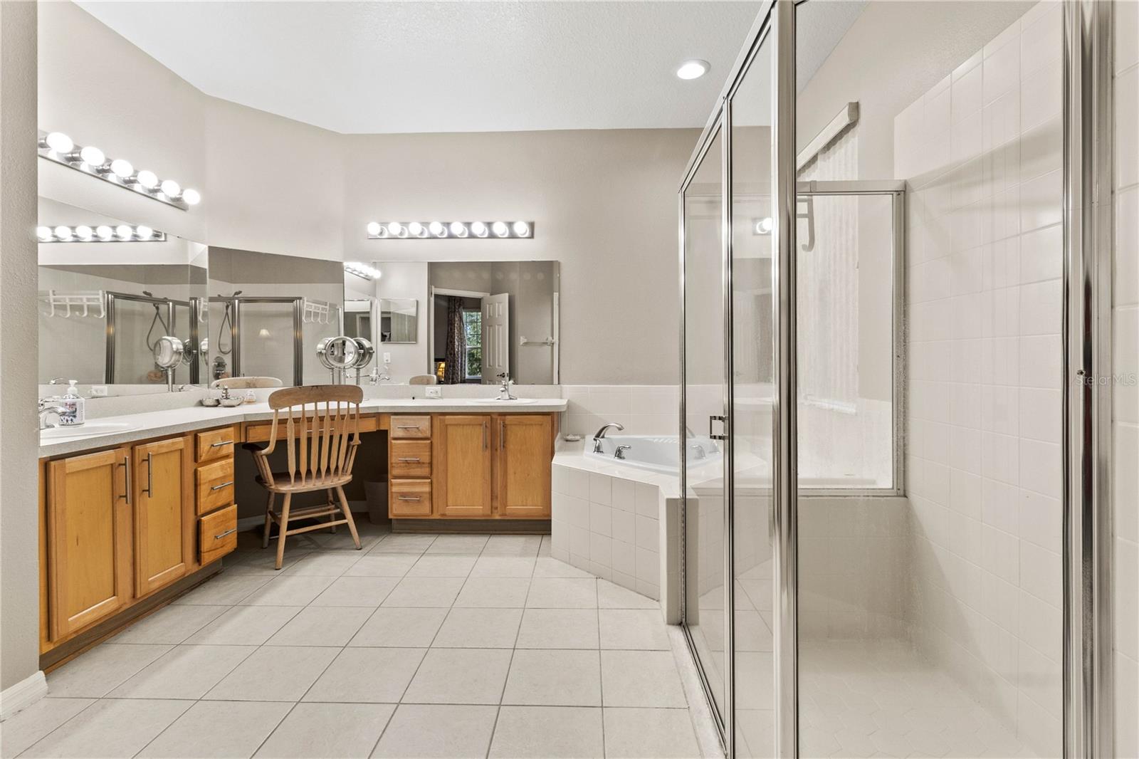 Image 25 of 50 For 4145 Whistlewood Circle