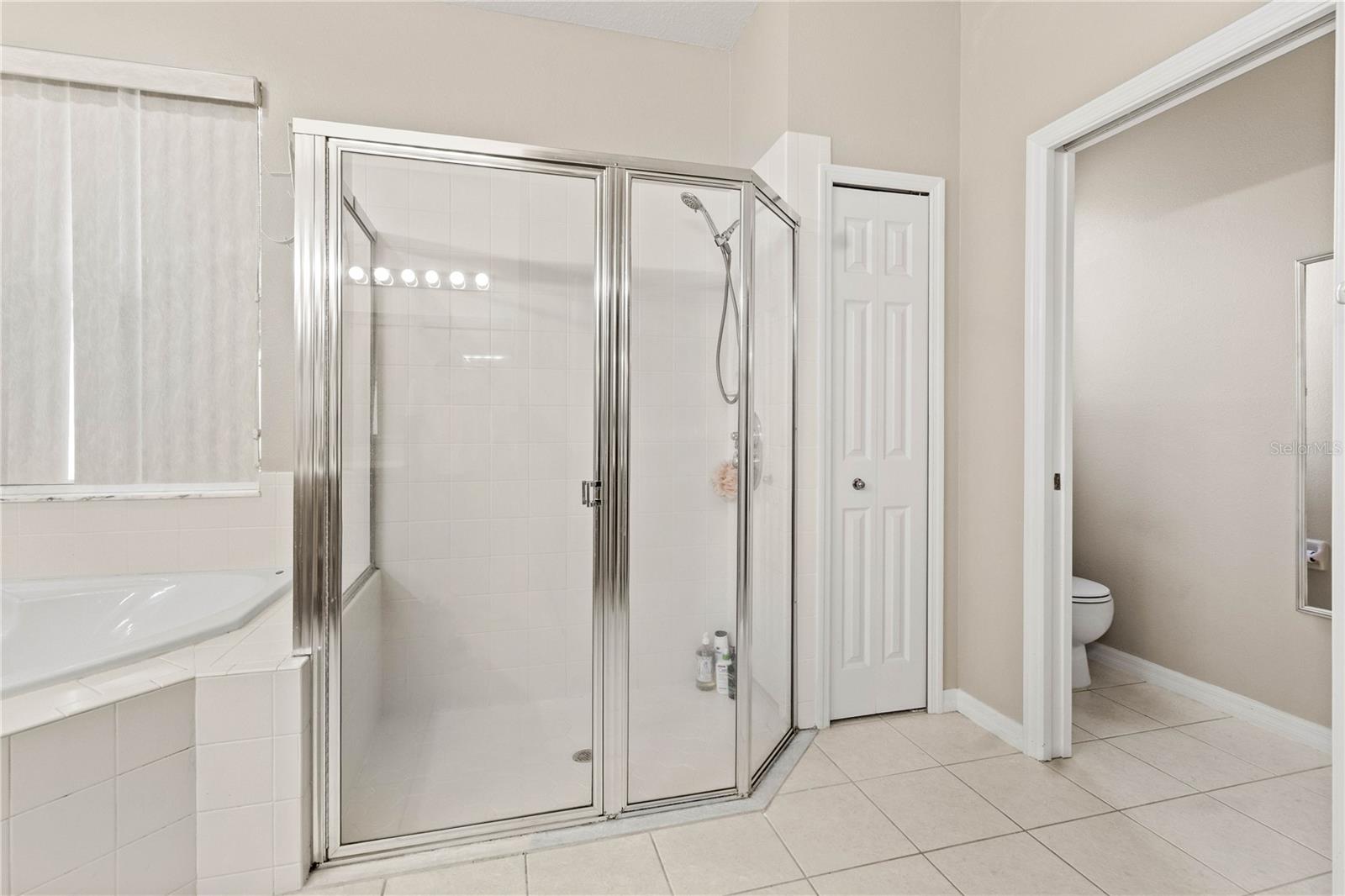 Image 27 of 50 For 4145 Whistlewood Circle