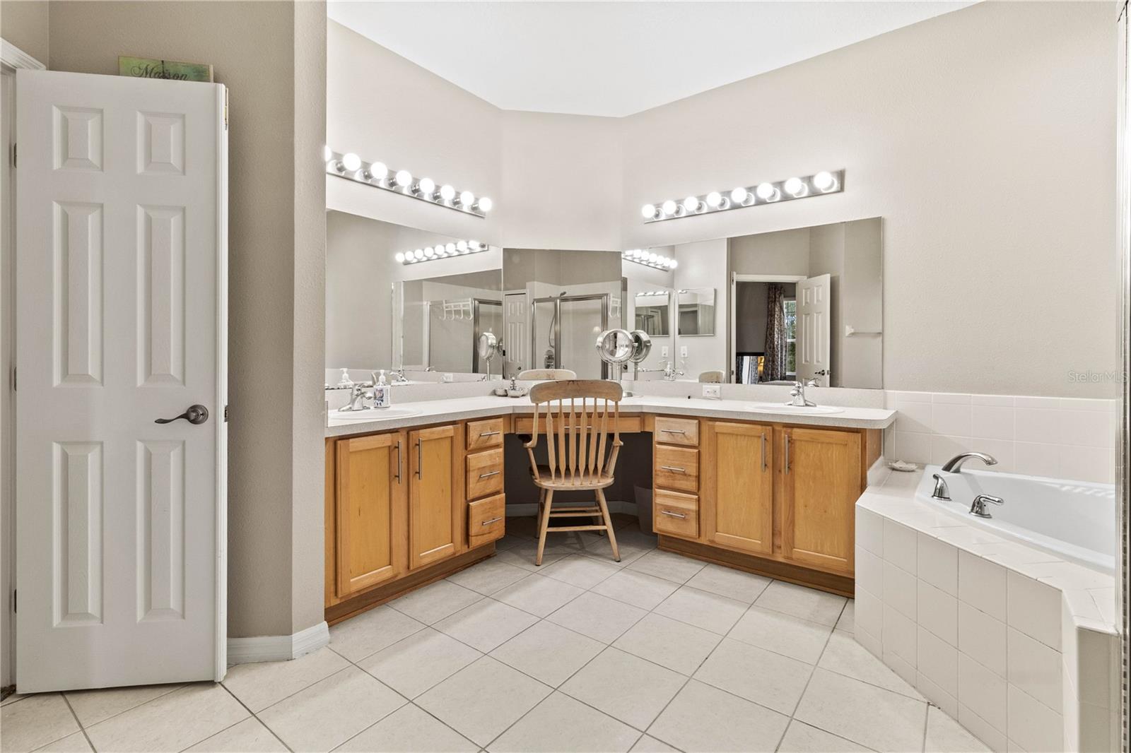 Image 28 of 50 For 4145 Whistlewood Circle