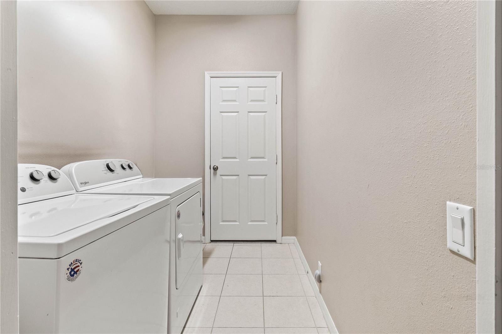 Image 36 of 50 For 4145 Whistlewood Circle