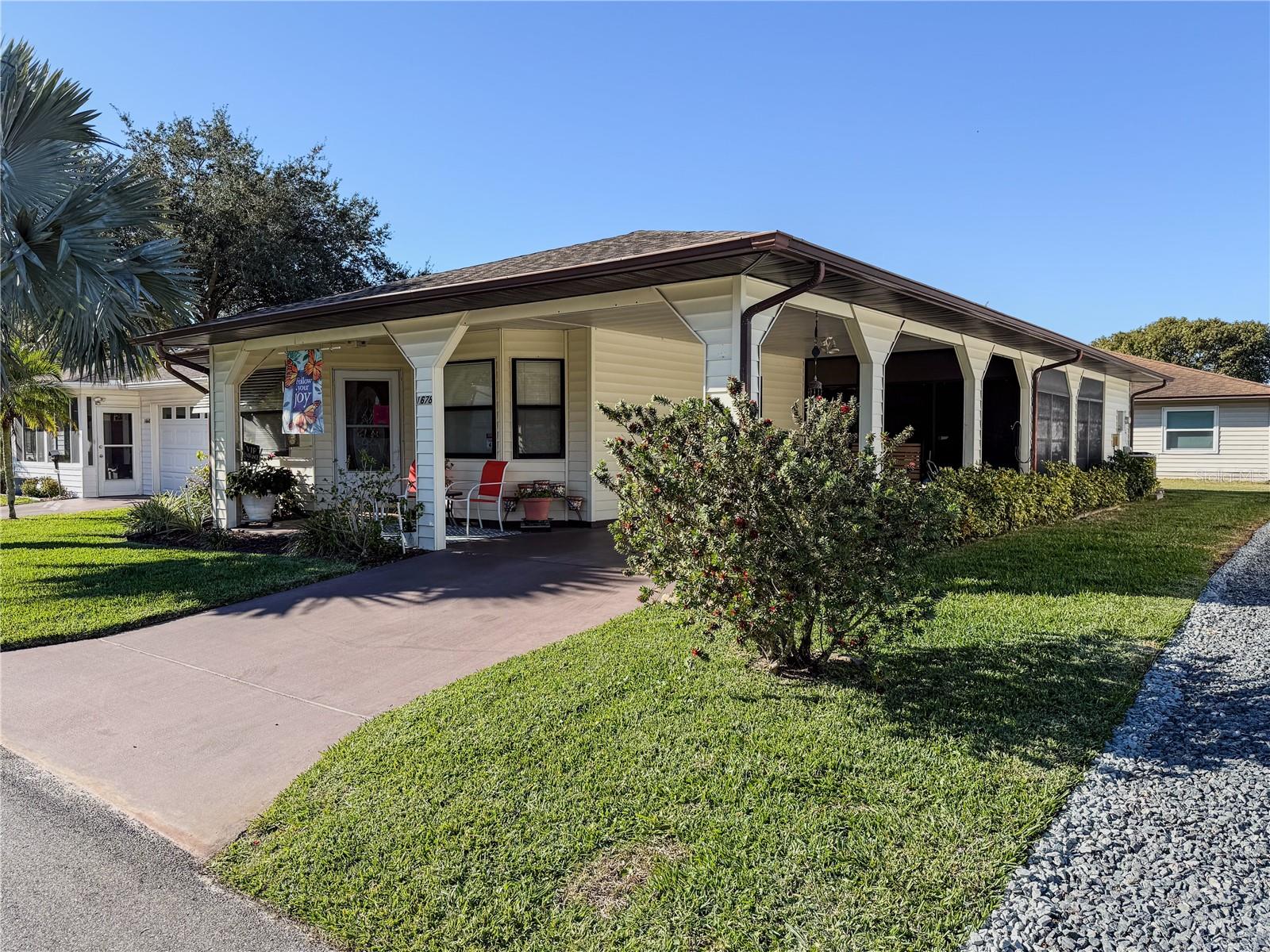 Image 4 of 29 For 1678 Colonnades Circle N