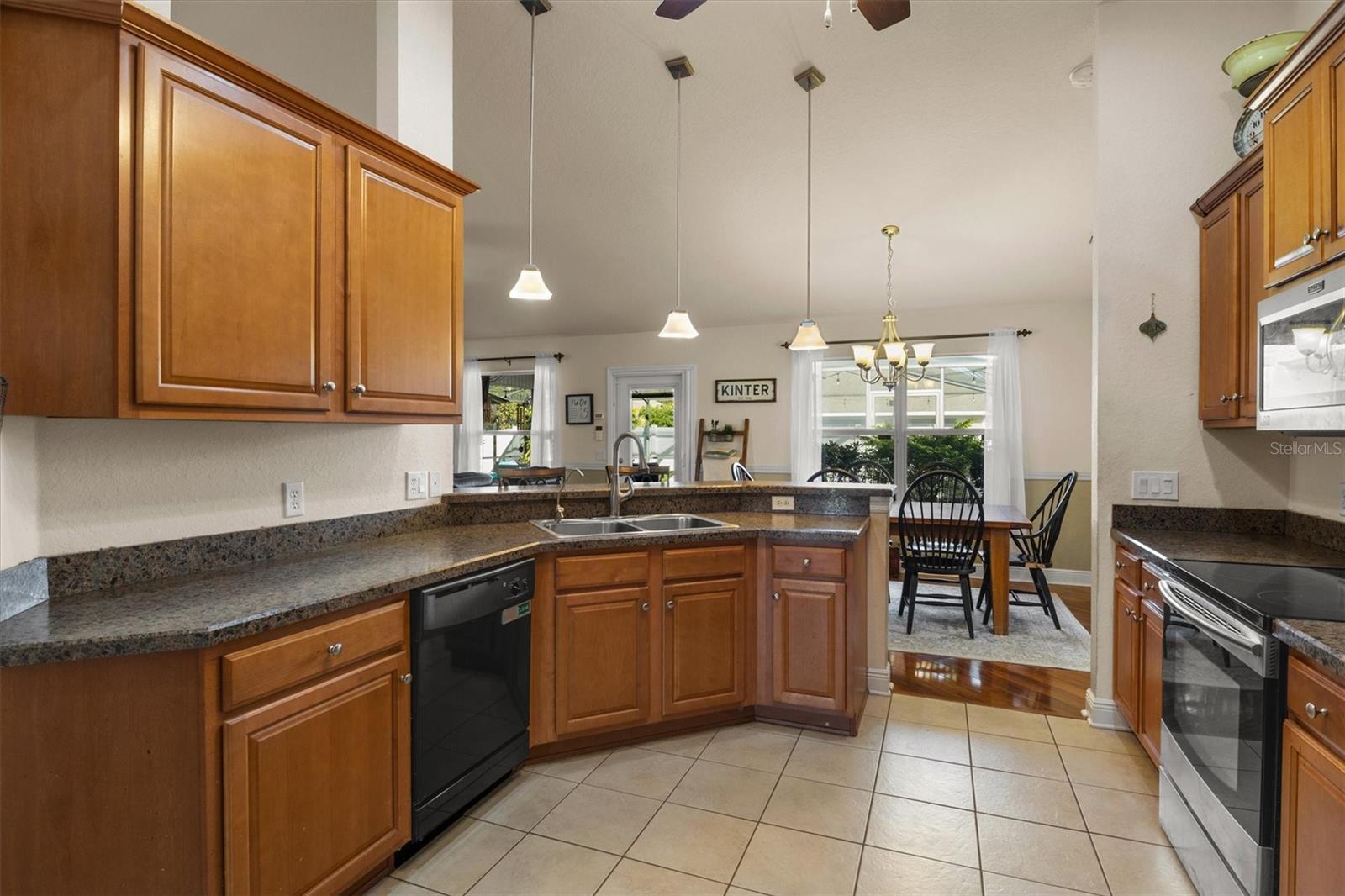 Image 21 of 48 For 1585 Doves View Circle