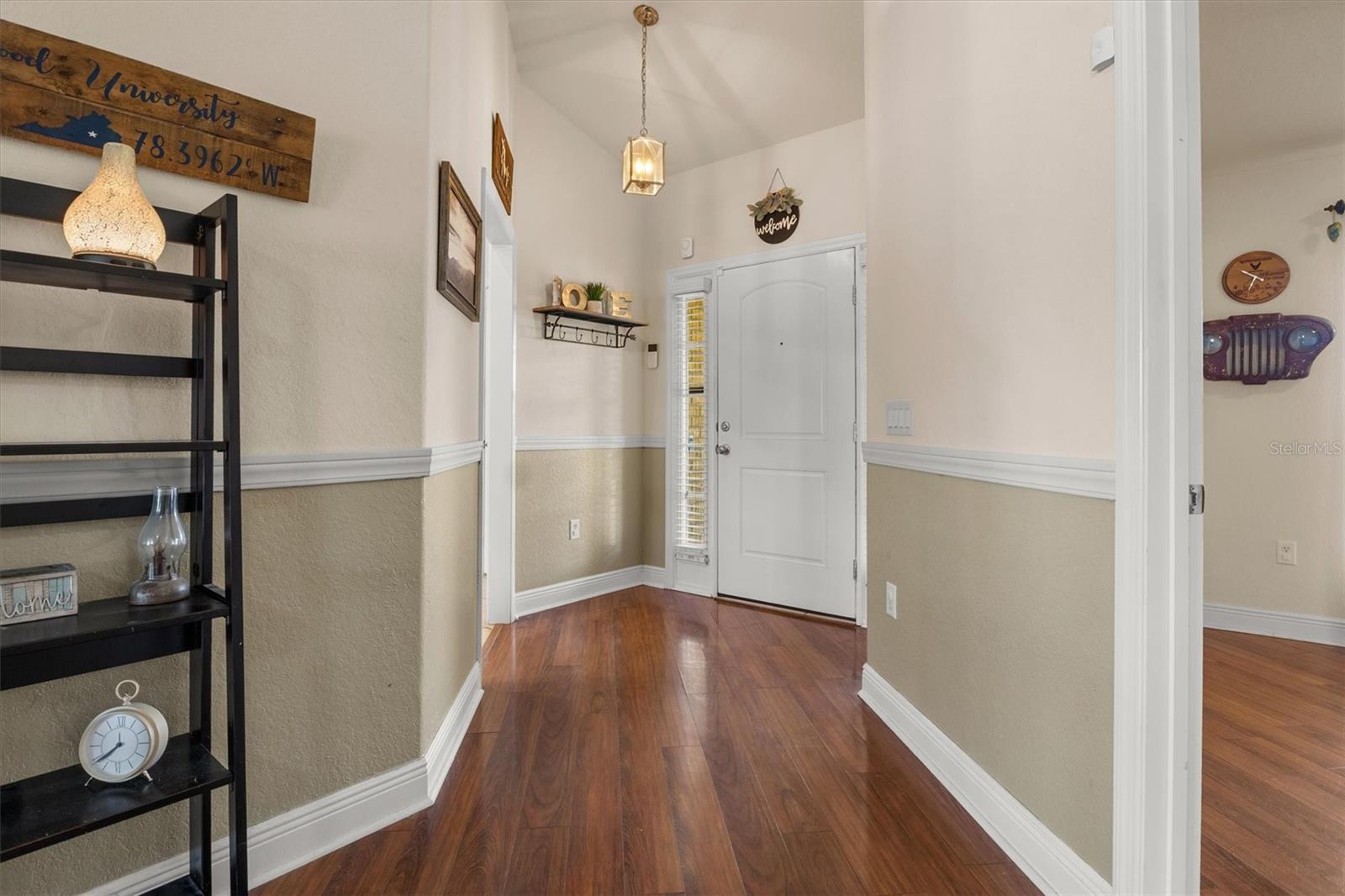 Image 4 of 48 For 1585 Doves View Circle