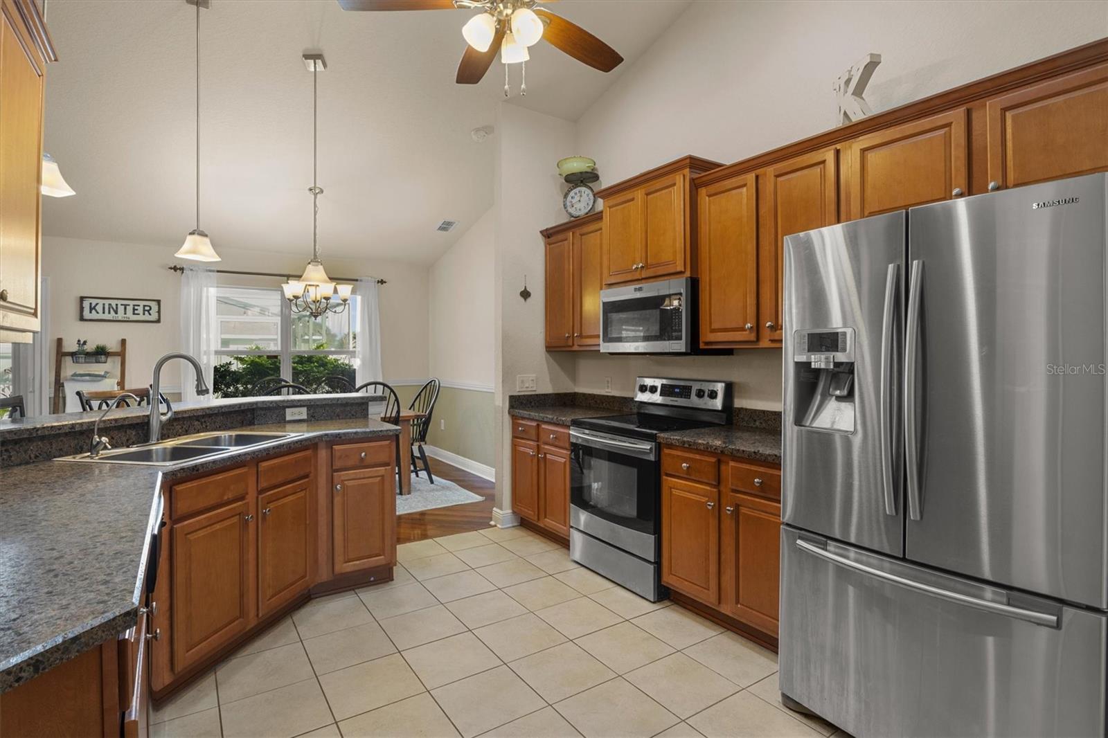 Image 6 of 48 For 1585 Doves View Circle