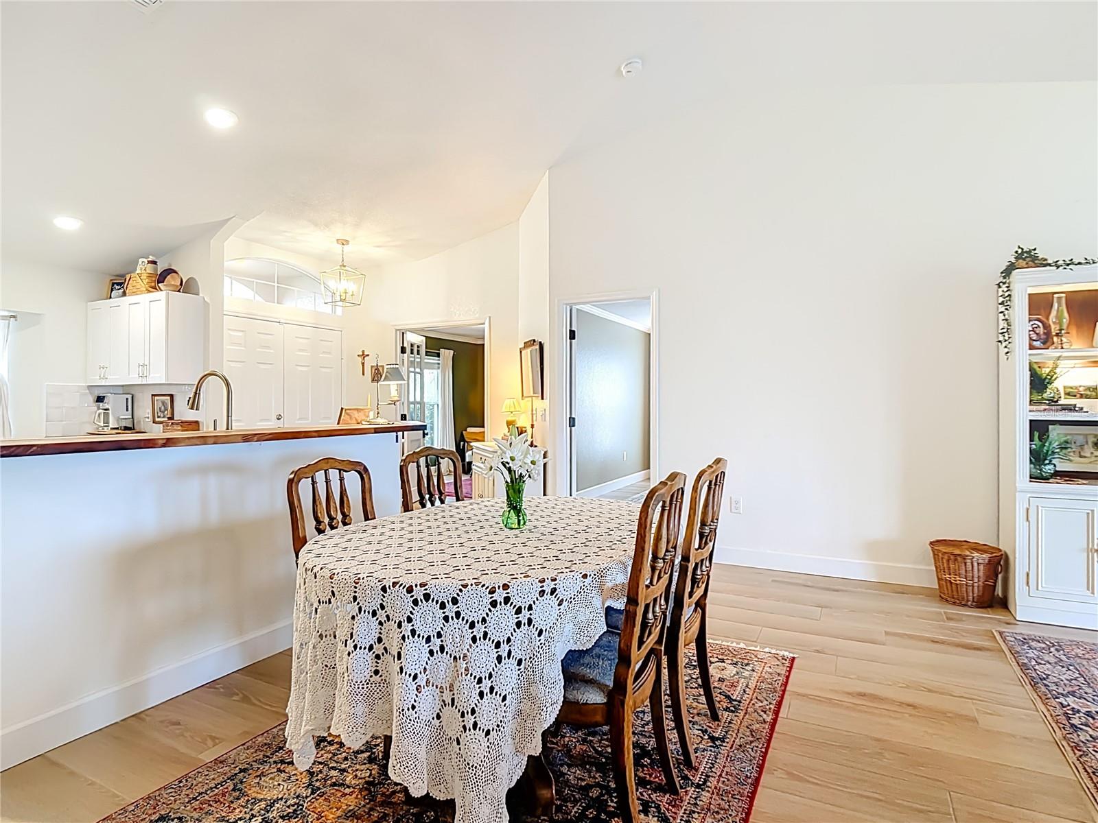 Image 12 of 40 For 8195 Westmont Terrace Drive