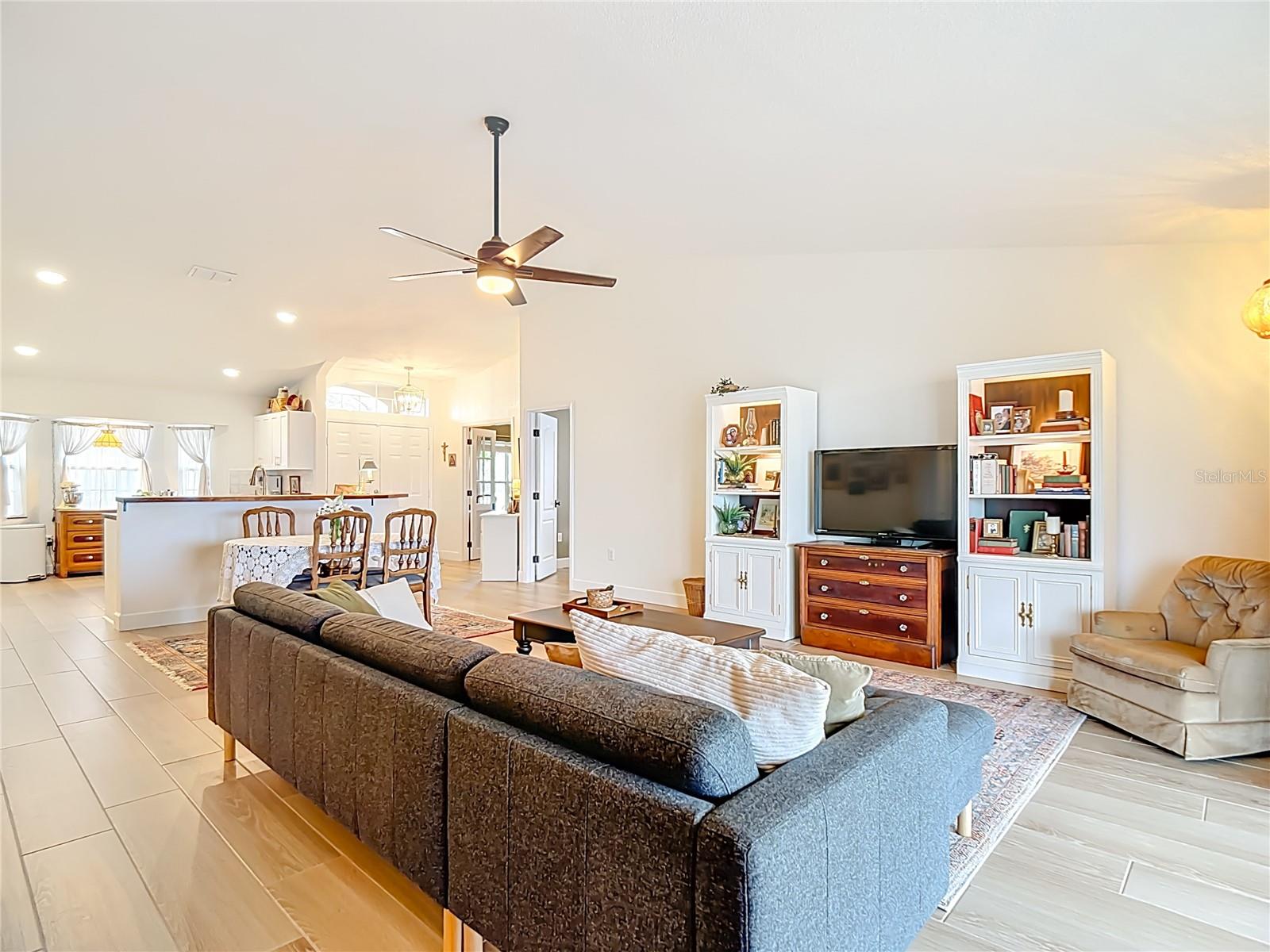 Image 16 of 40 For 8195 Westmont Terrace Drive