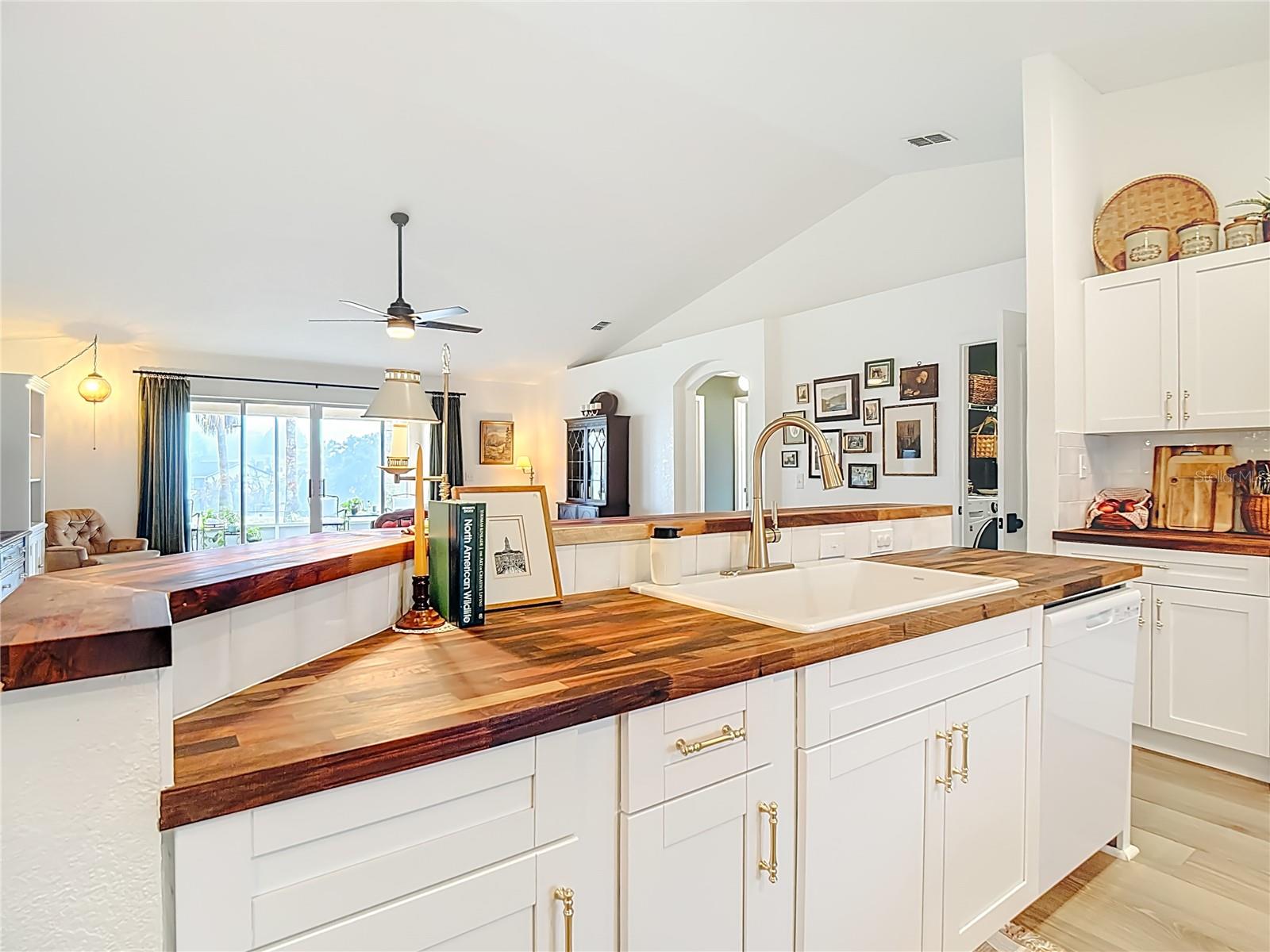 Image 6 of 40 For 8195 Westmont Terrace Drive