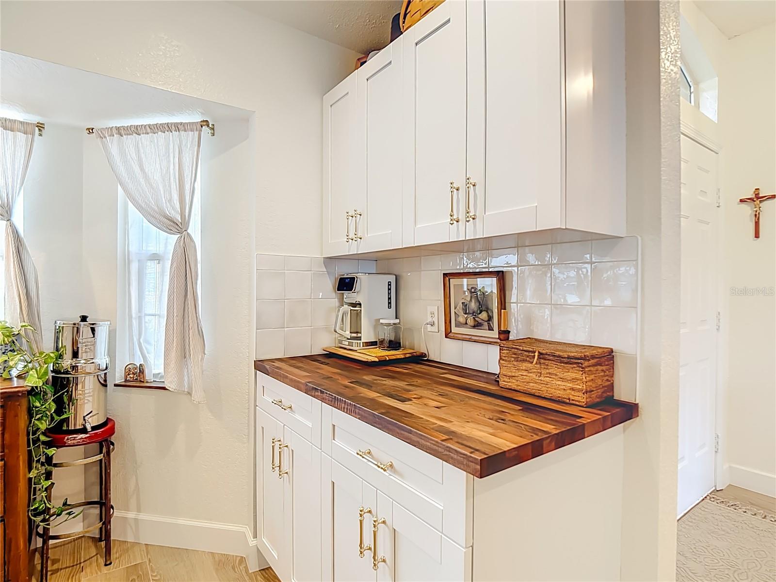 Image 7 of 40 For 8195 Westmont Terrace Drive