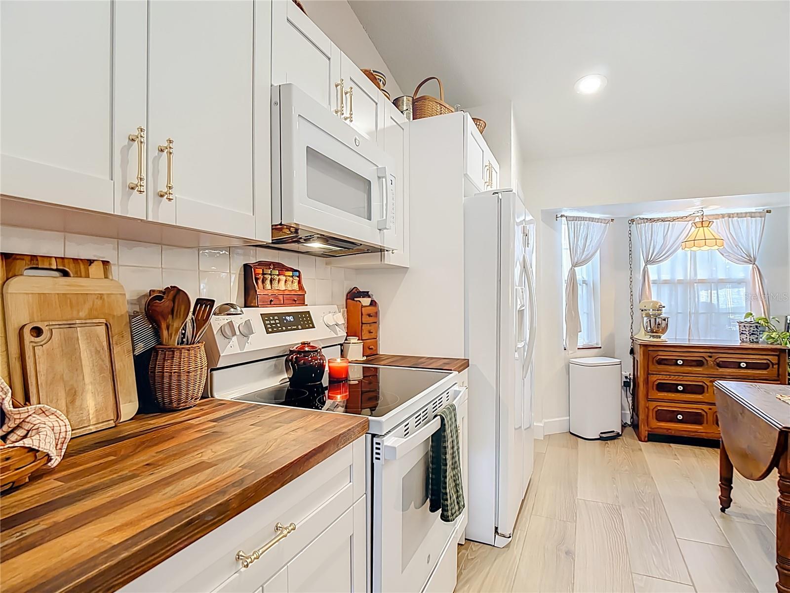 Image 9 of 40 For 8195 Westmont Terrace Drive