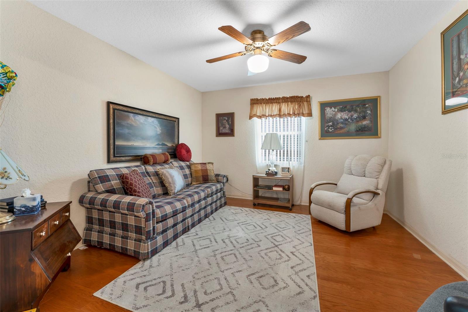 Image 5 of 28 For 1818 Prairie Dunes Circle N