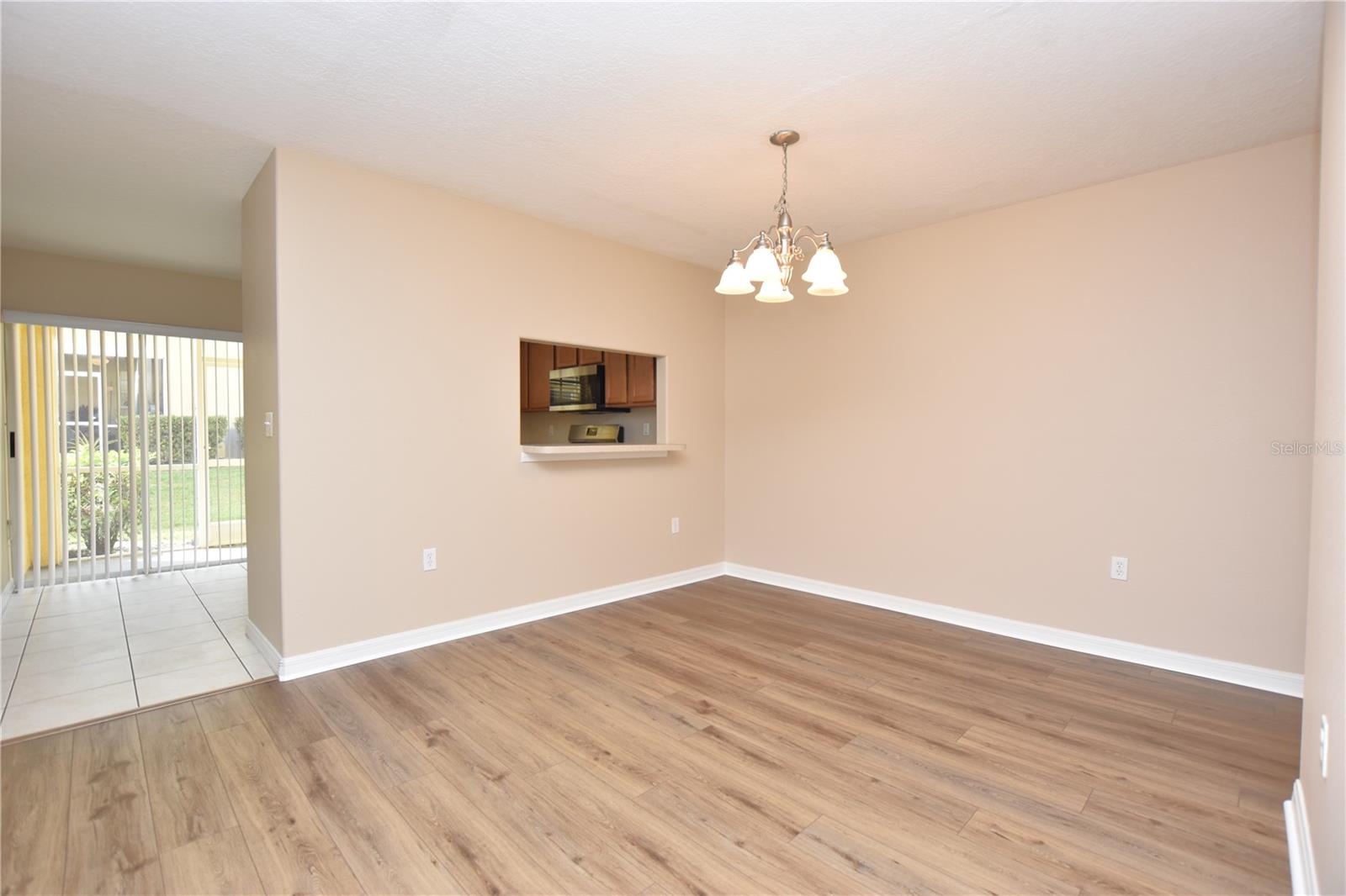 Image 8 of 40 For 5414 Fieldstone Drive