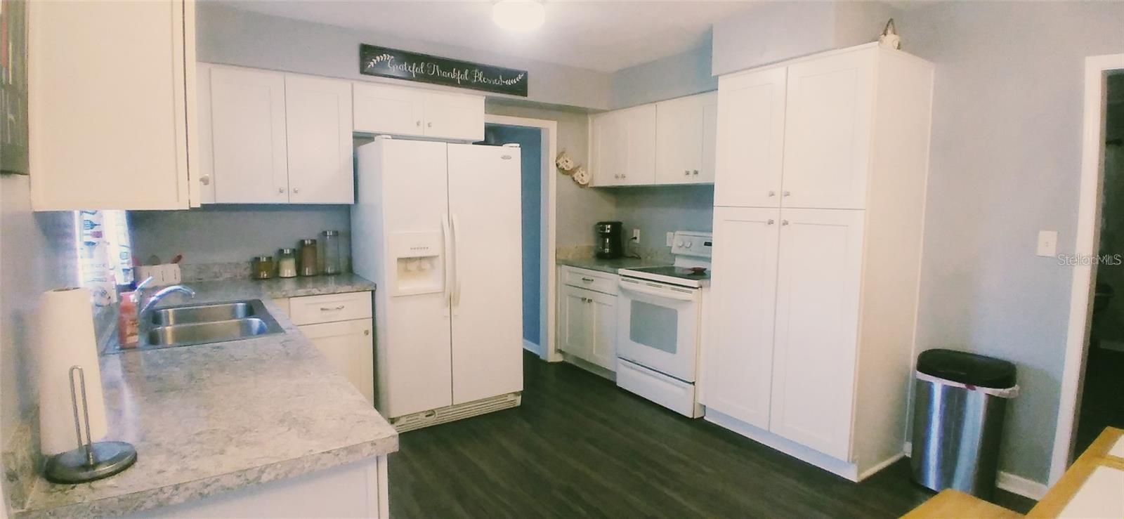 Image 6 of 16 For 411 Avenue A Se