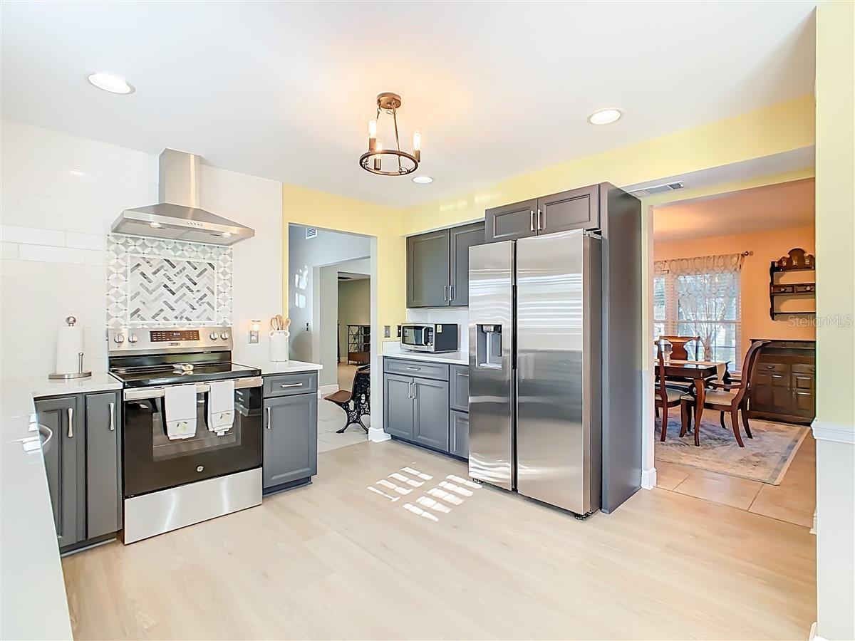 Image 11 of 30 For 2901 Plantation Road