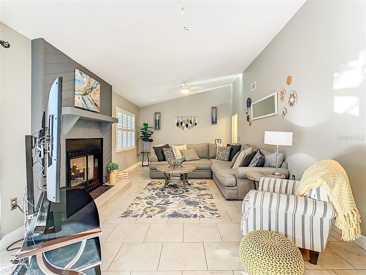 Image 15 of 30 For 2901 Plantation Road