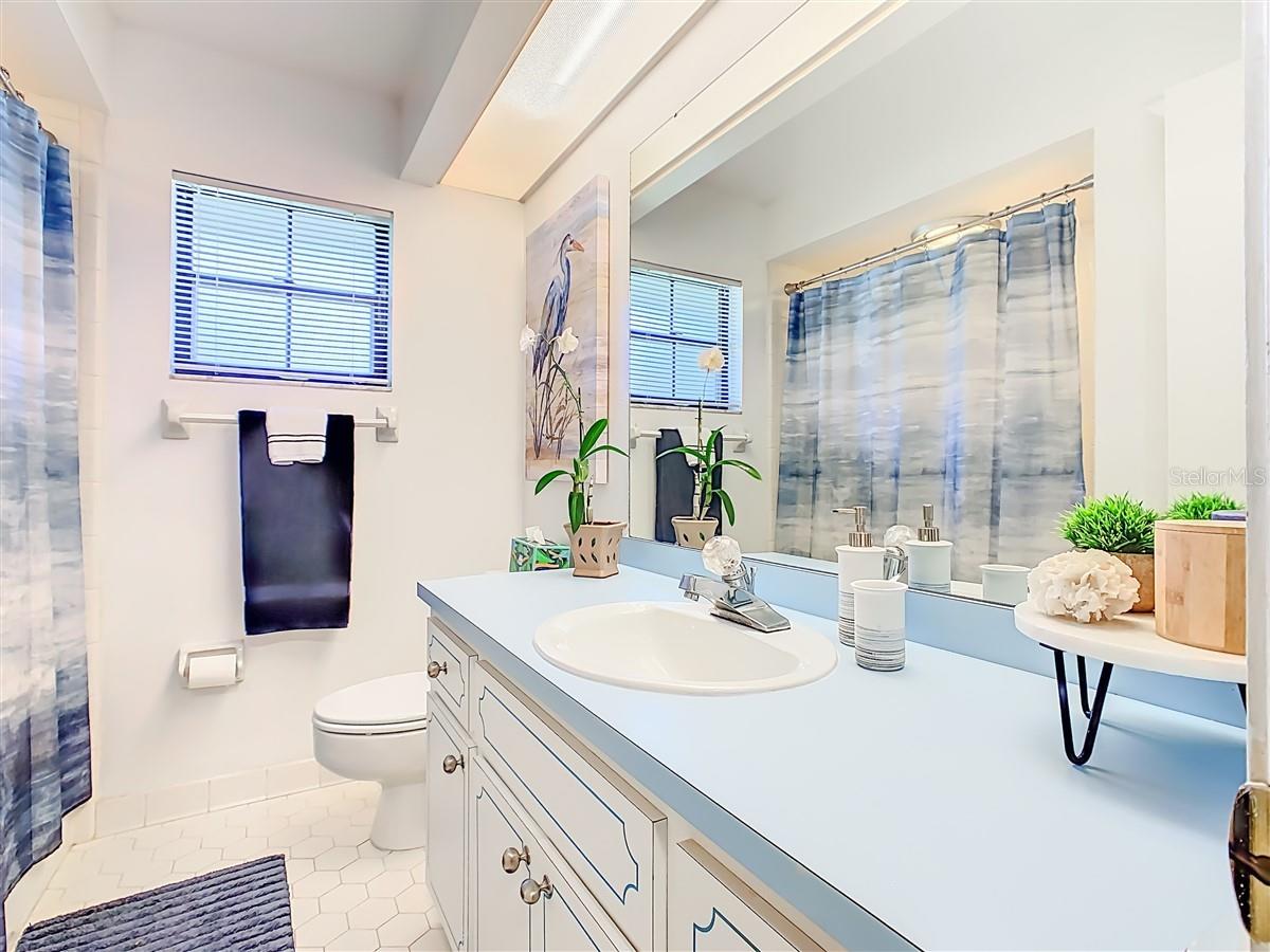 Image 22 of 30 For 2901 Plantation Road