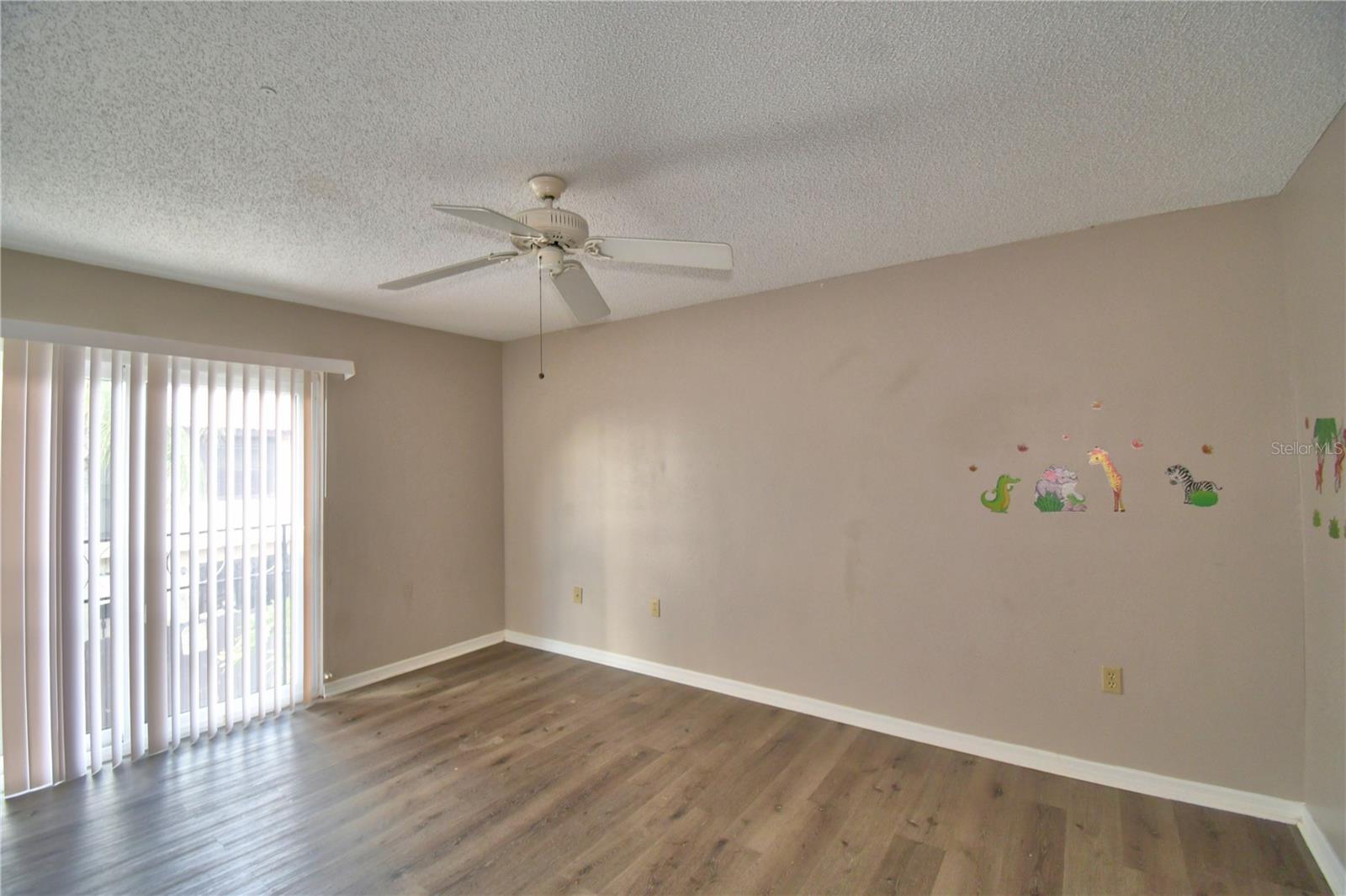 Image 23 of 36 For 573 Hunter Circle