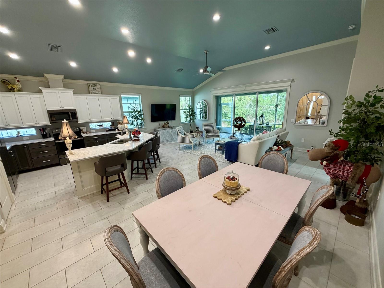 Image 14 of 51 For 7991 Lake James Boulevard