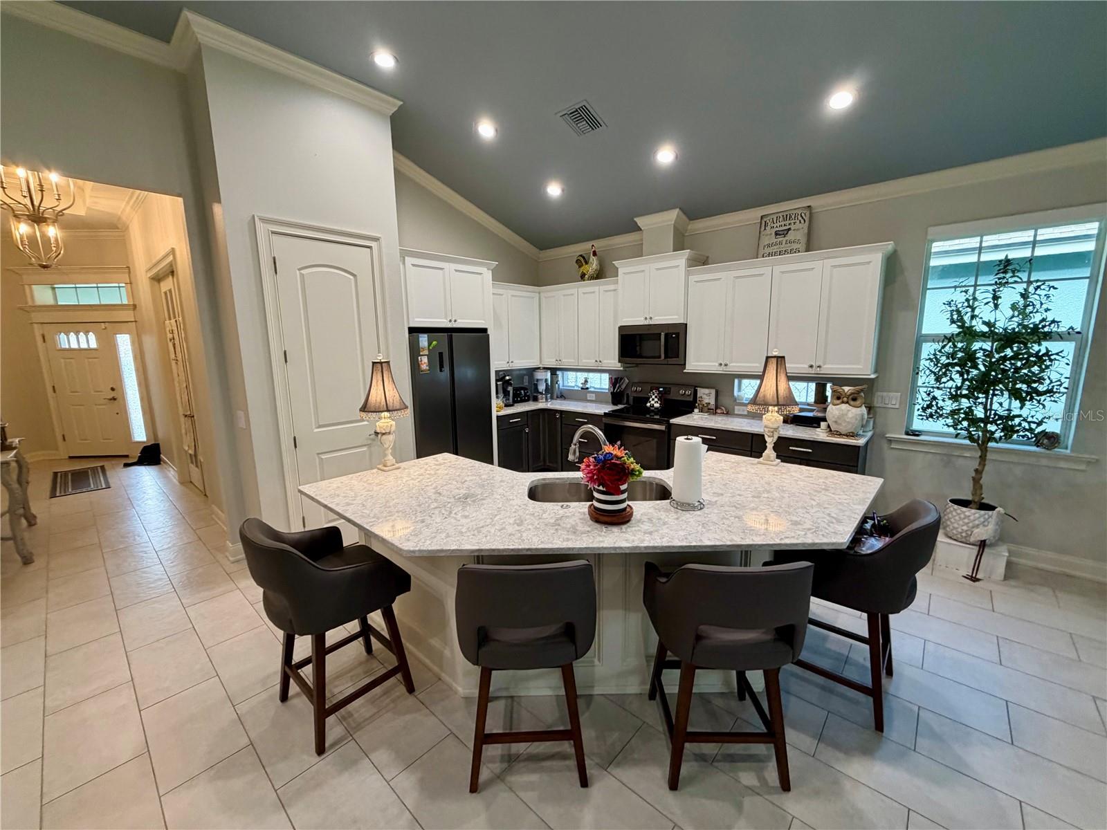 Image 19 of 51 For 7991 Lake James Boulevard