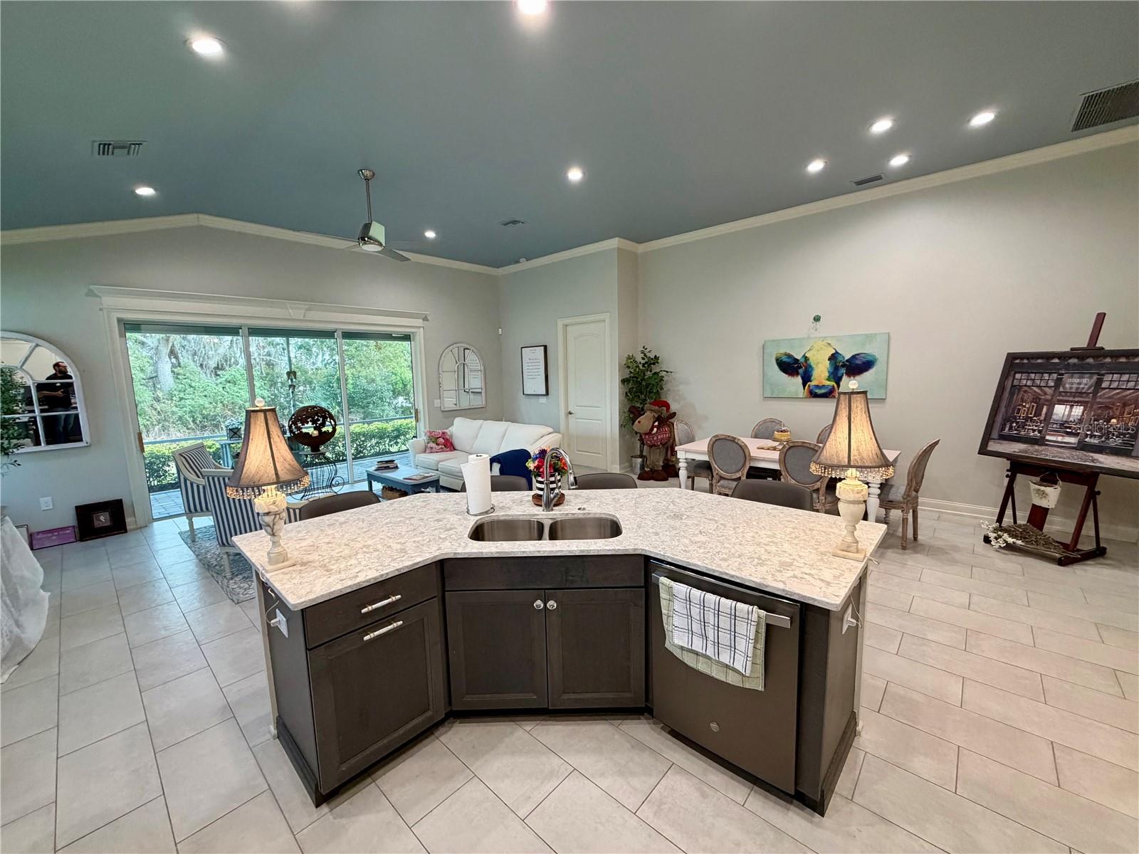 Image 21 of 51 For 7991 Lake James Boulevard