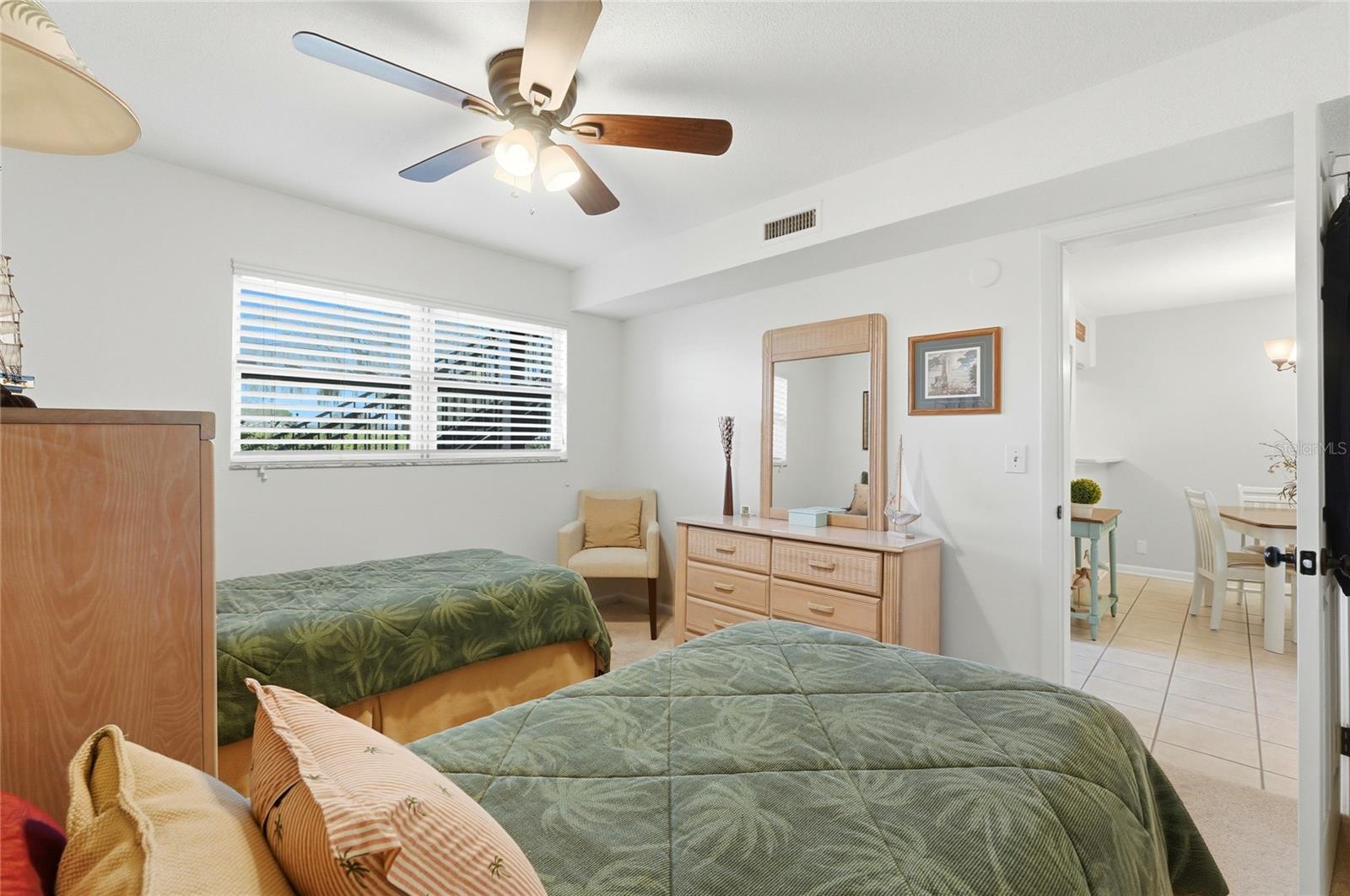 Image 22 of 38 For 900 Avenue Z Se C2