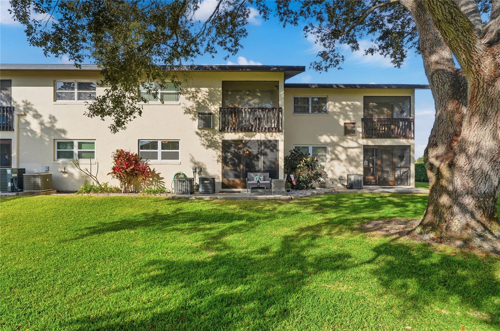 Image 26 of 38 For 900 Avenue Z Se C2